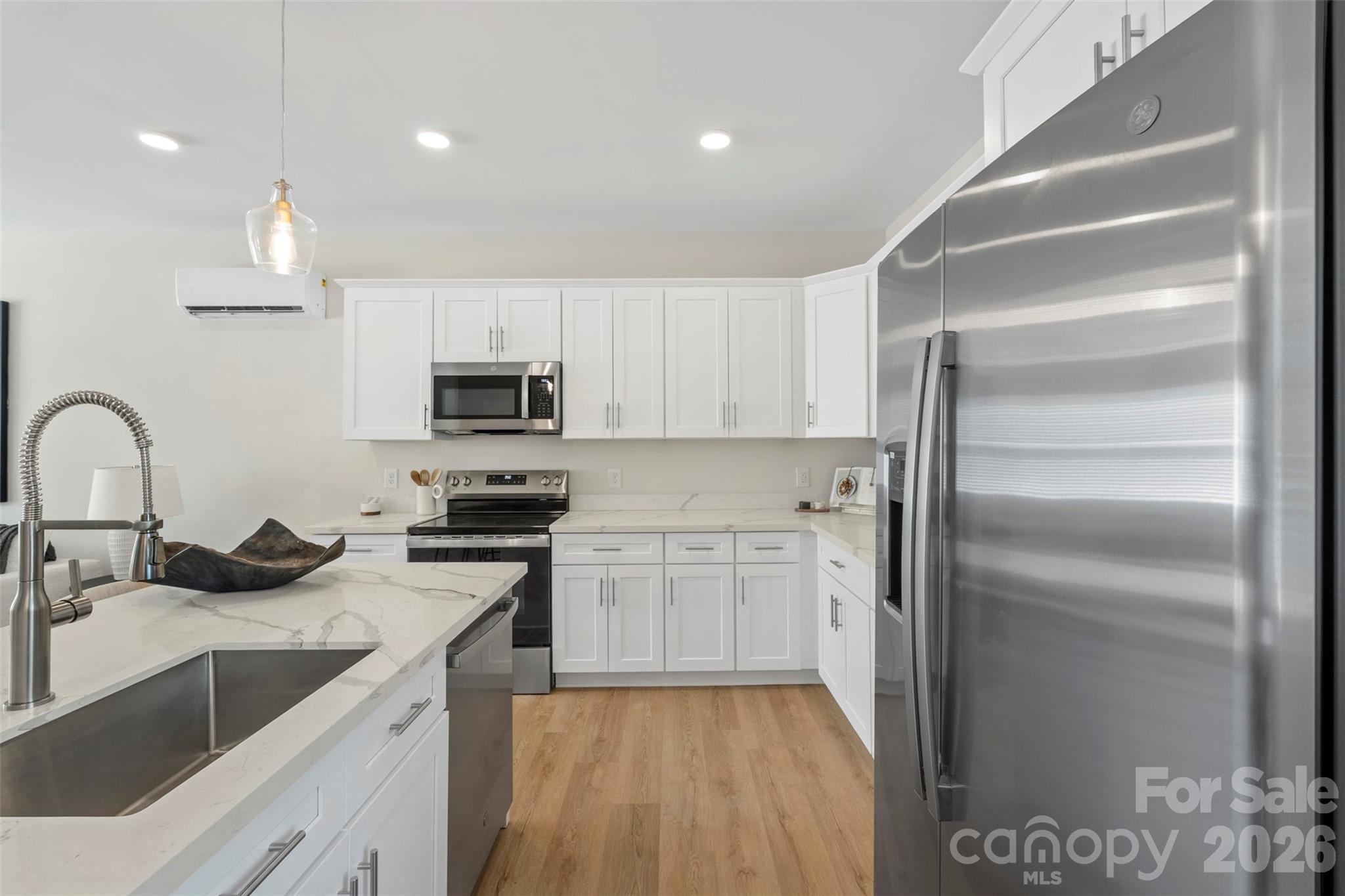 2110 Bombay Way Property Photo 17