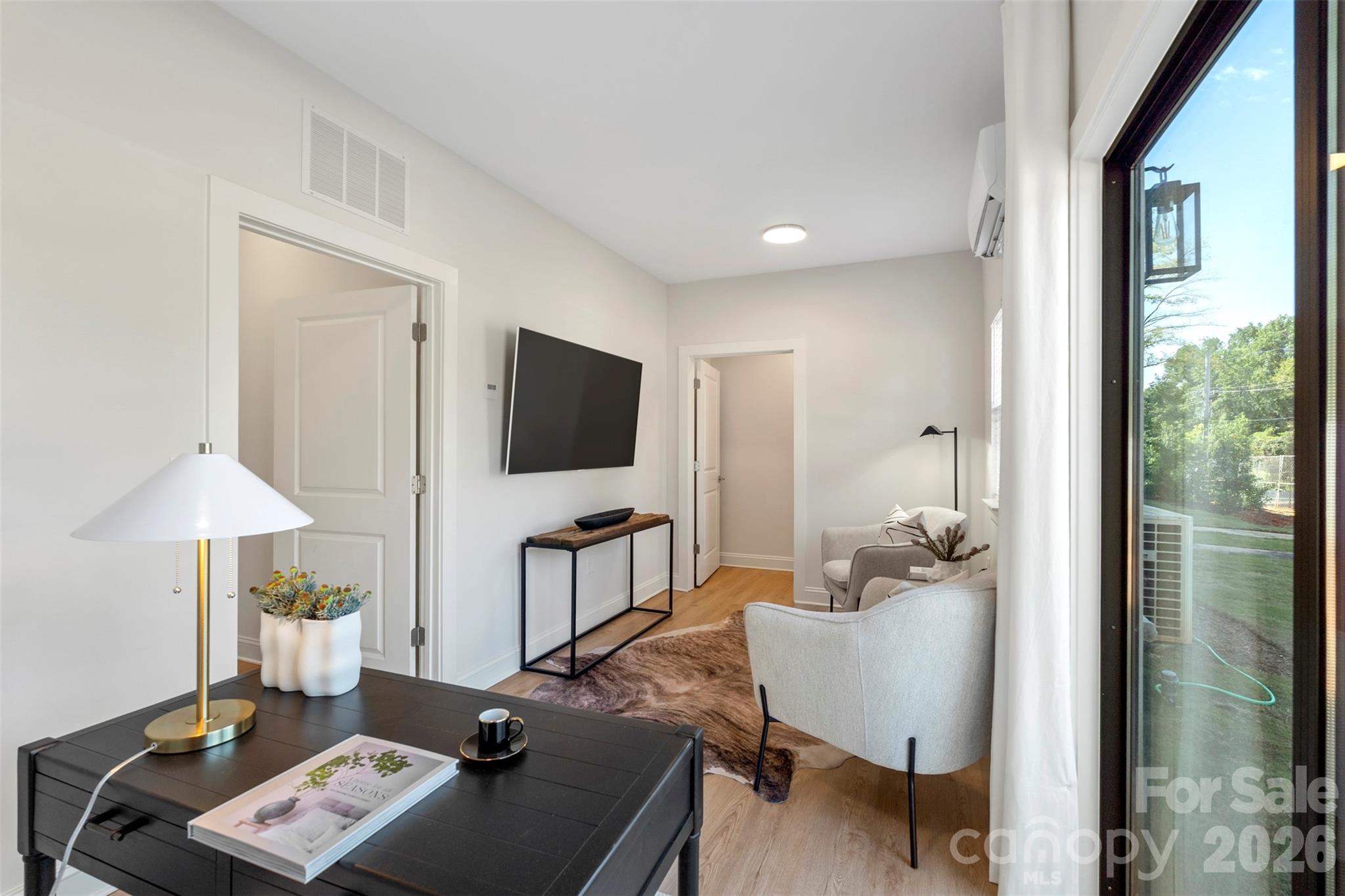 2118 Bombay Way Property Photo 10