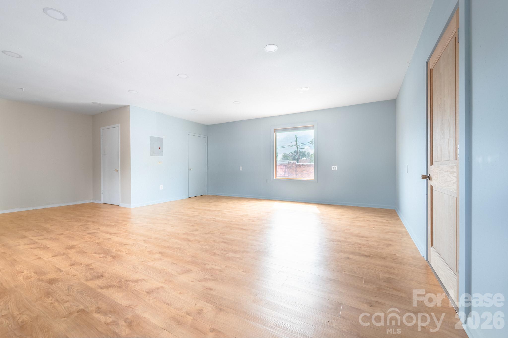 619 Haywood Road Property Photo 26