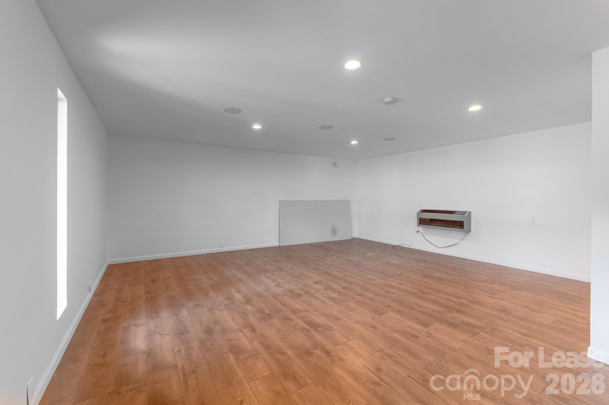 619 Haywood Road Property Photo 27