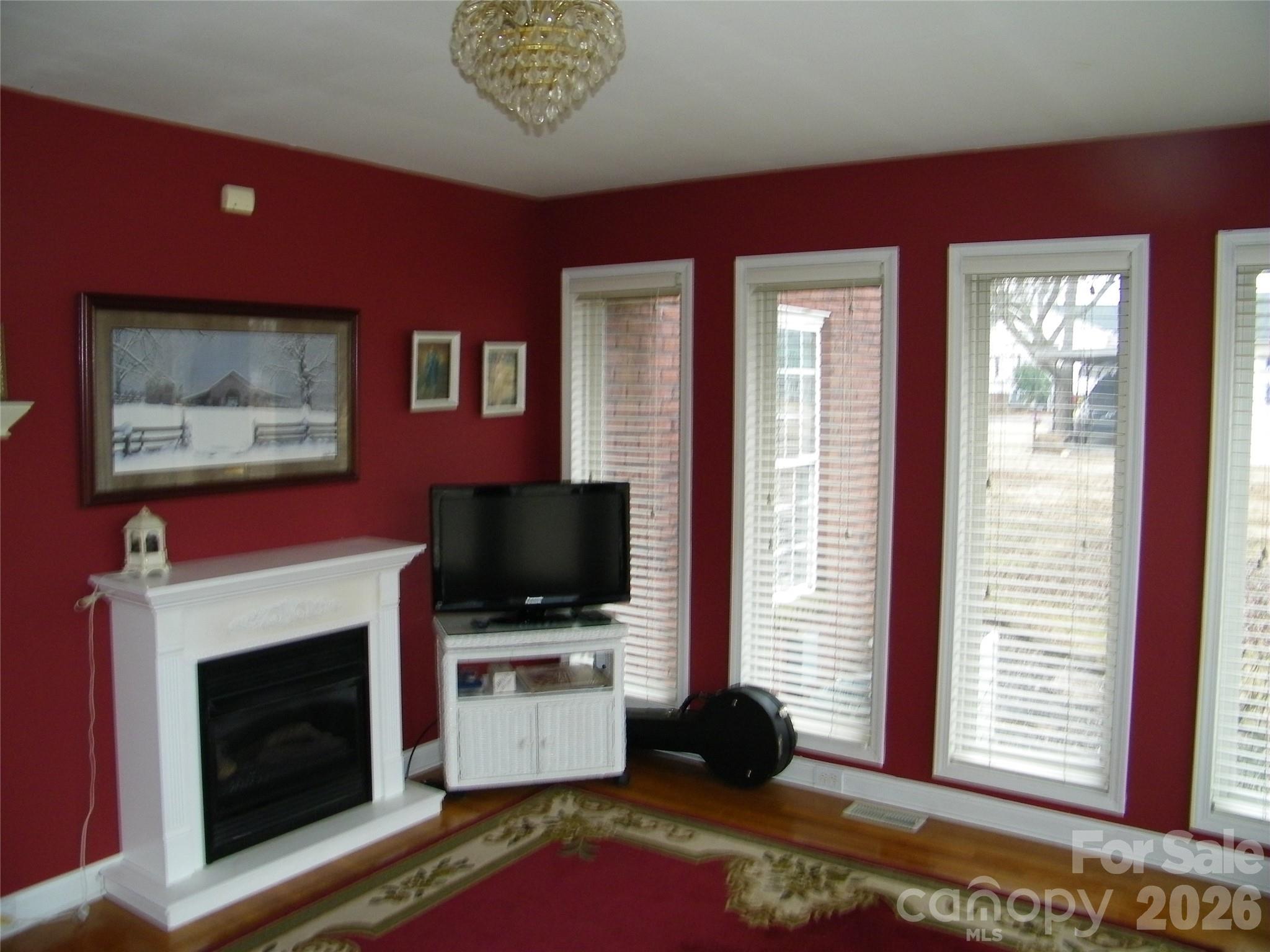 509 E Main Street Property Photo 12