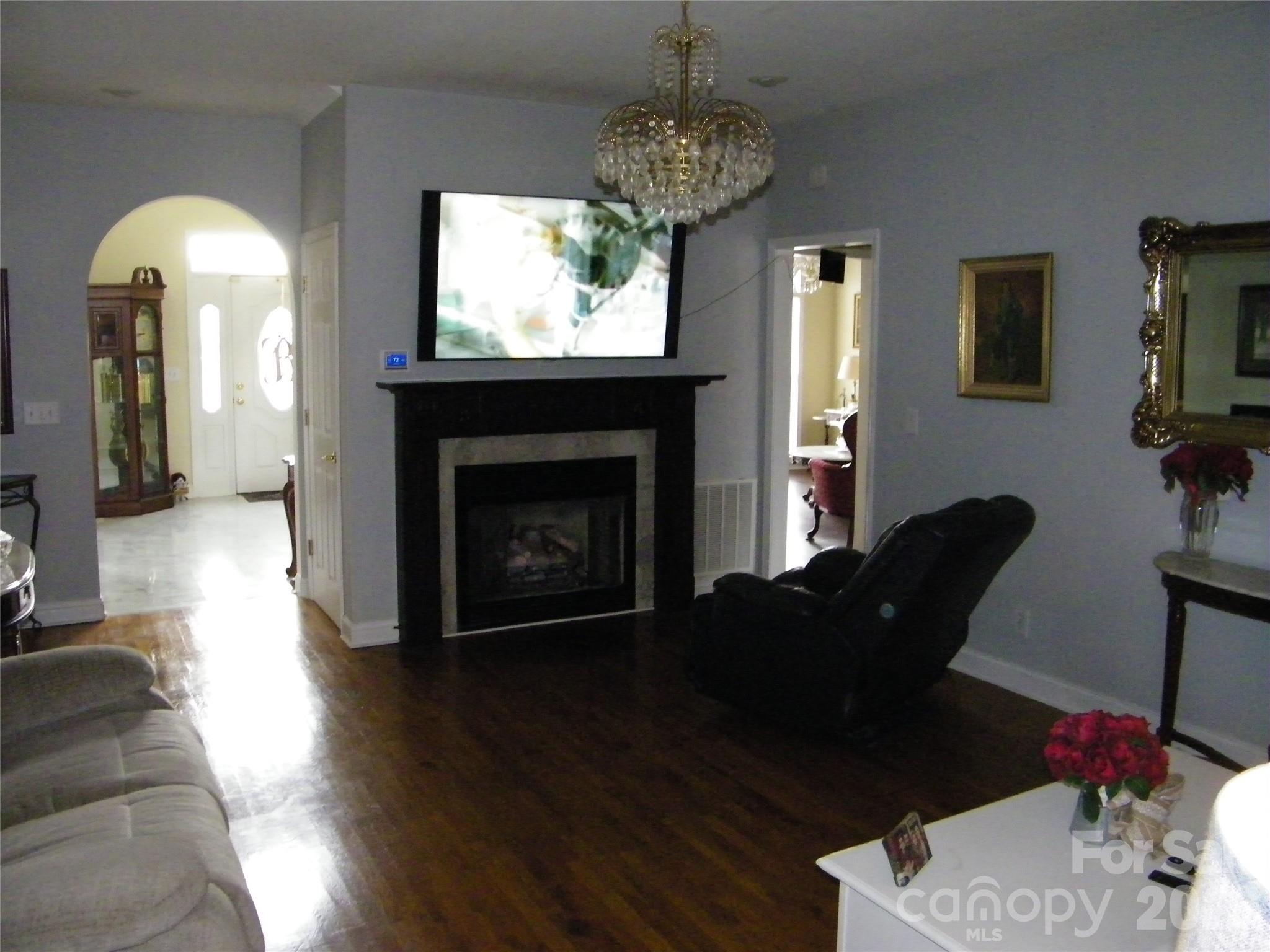 509 E Main Street Property Photo 14