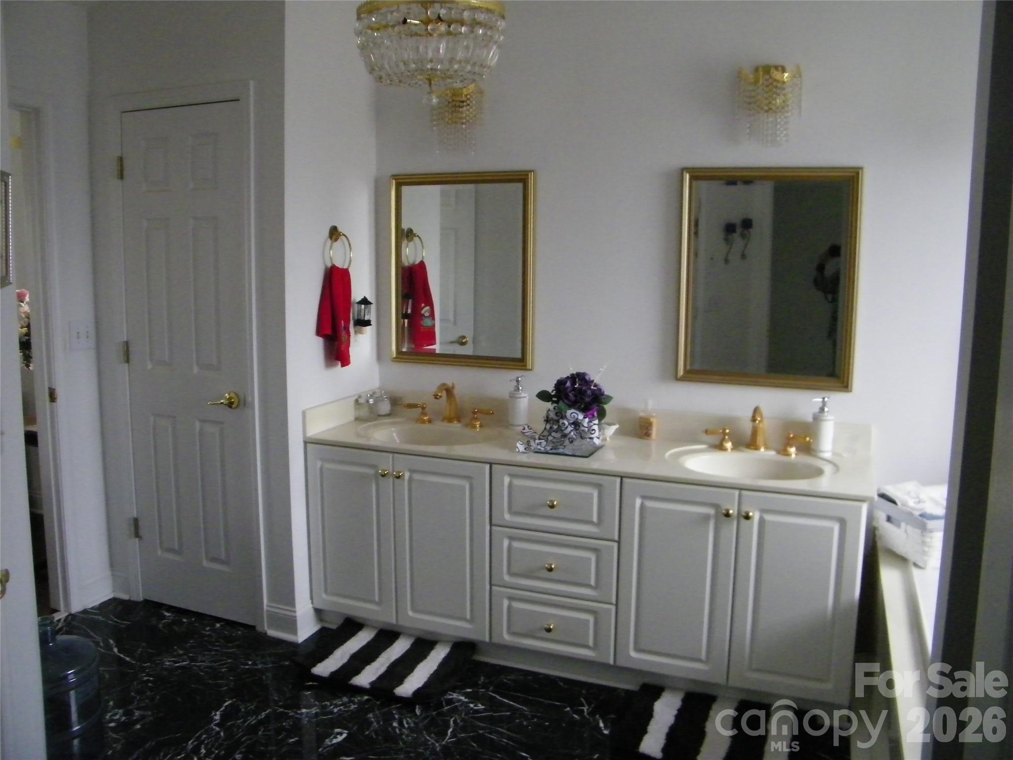 509 E Main Street Property Photo 21