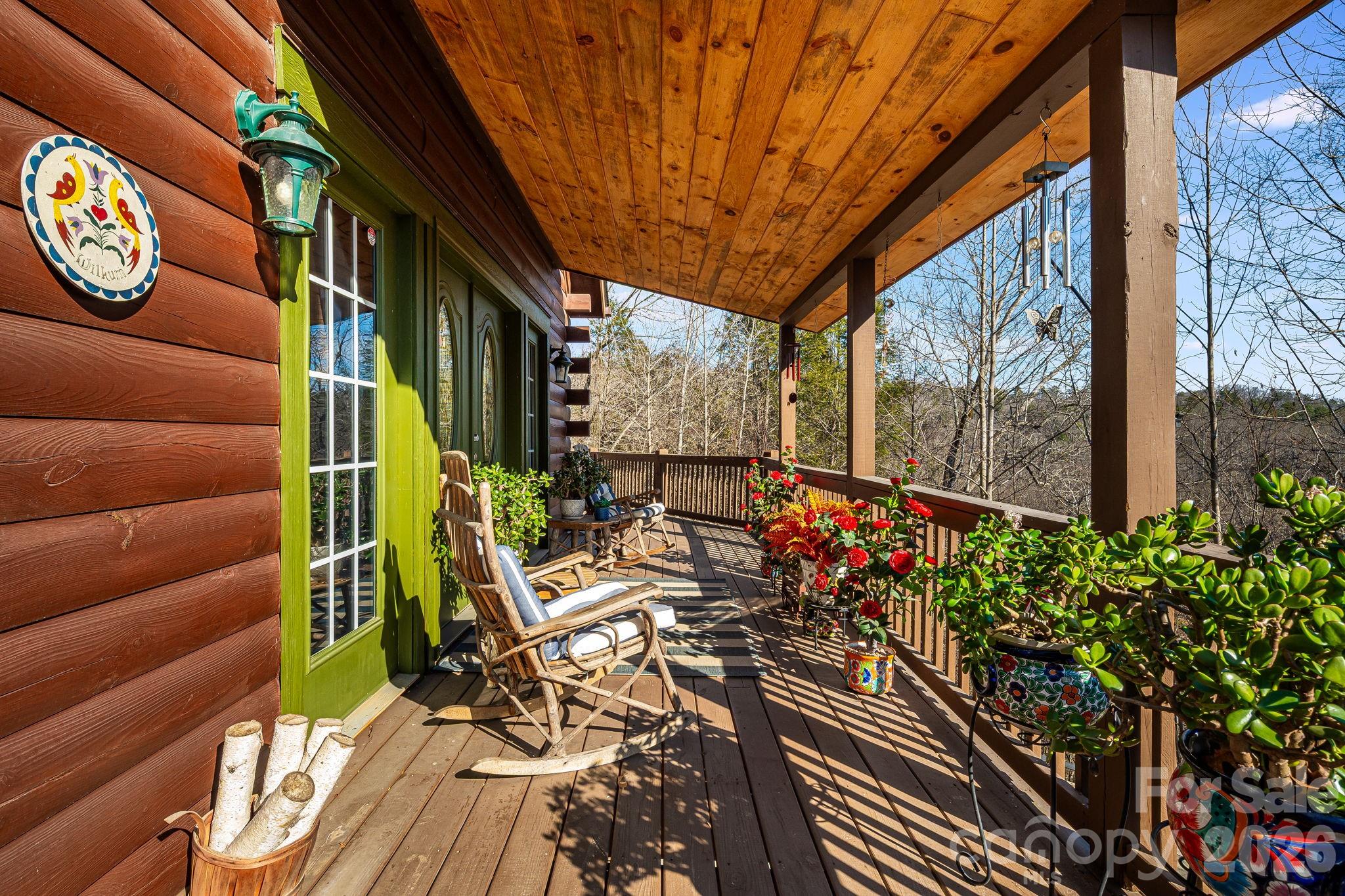 158 Raven Boulevard Property Photo 3