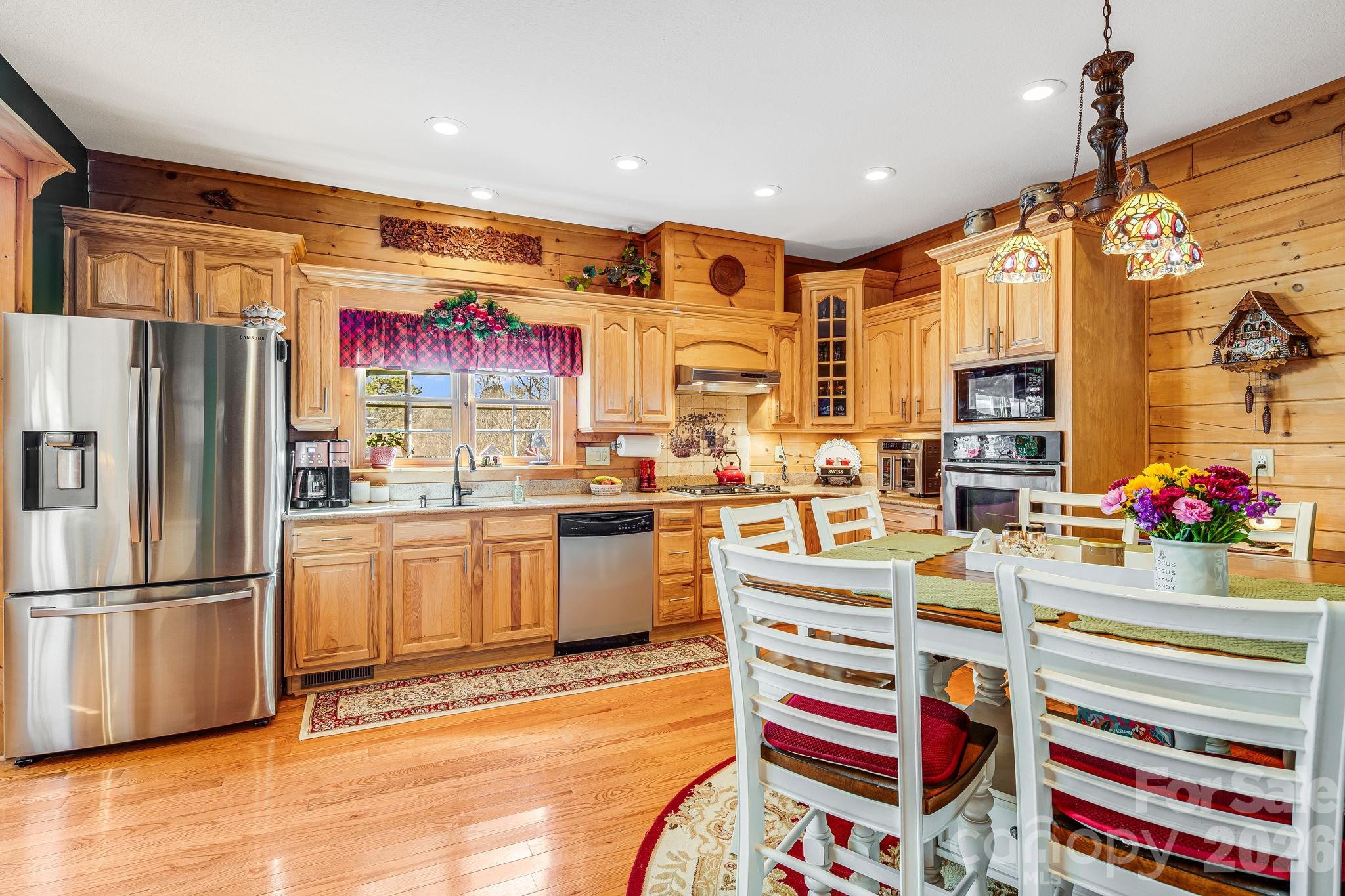 158 Raven Boulevard Property Photo 4