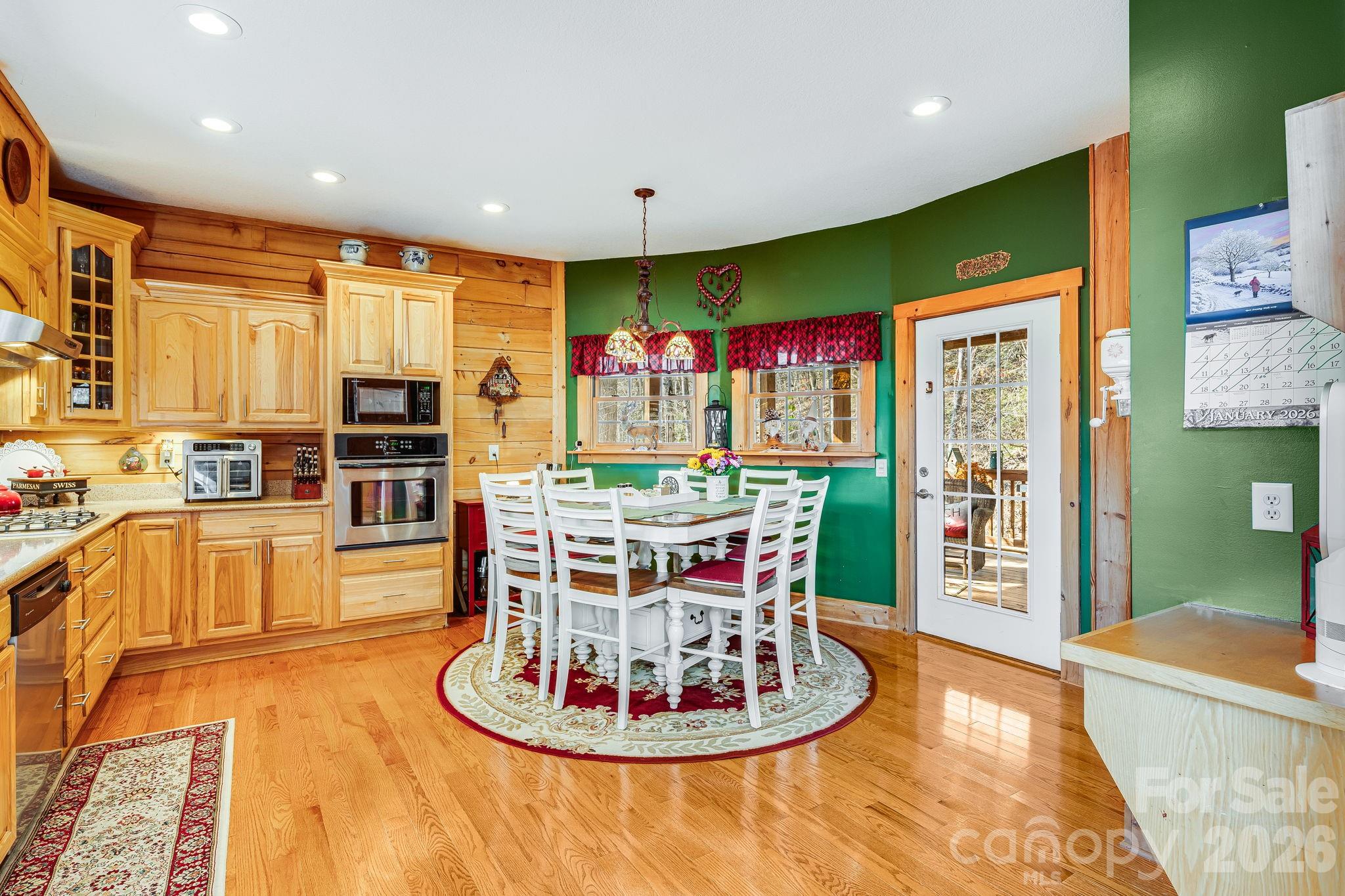 158 Raven Boulevard Property Photo 6