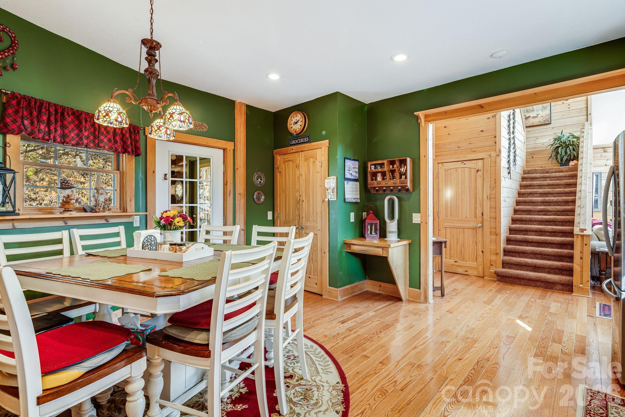 158 Raven Boulevard Property Photo 7