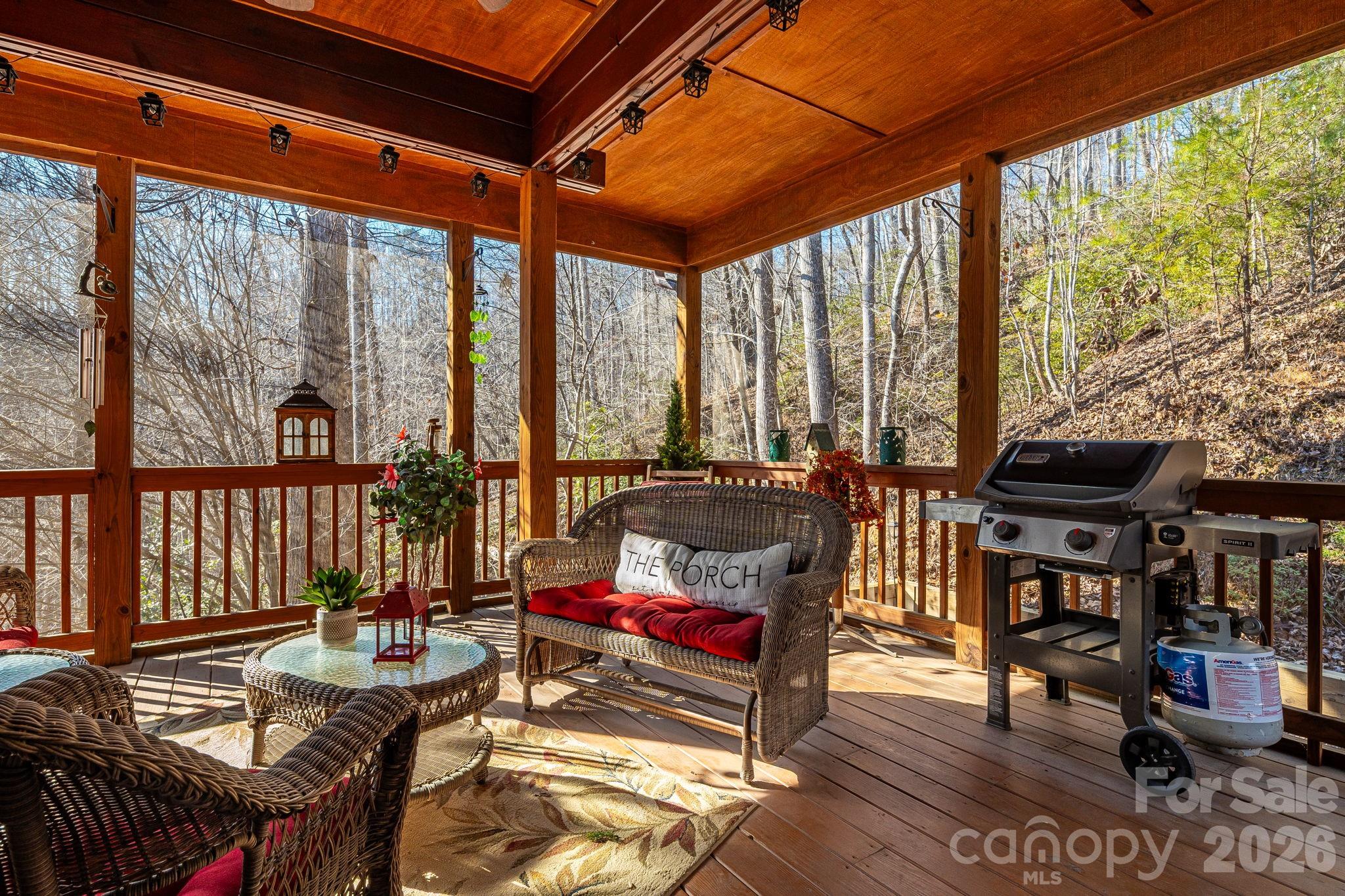 158 Raven Boulevard Property Photo 8