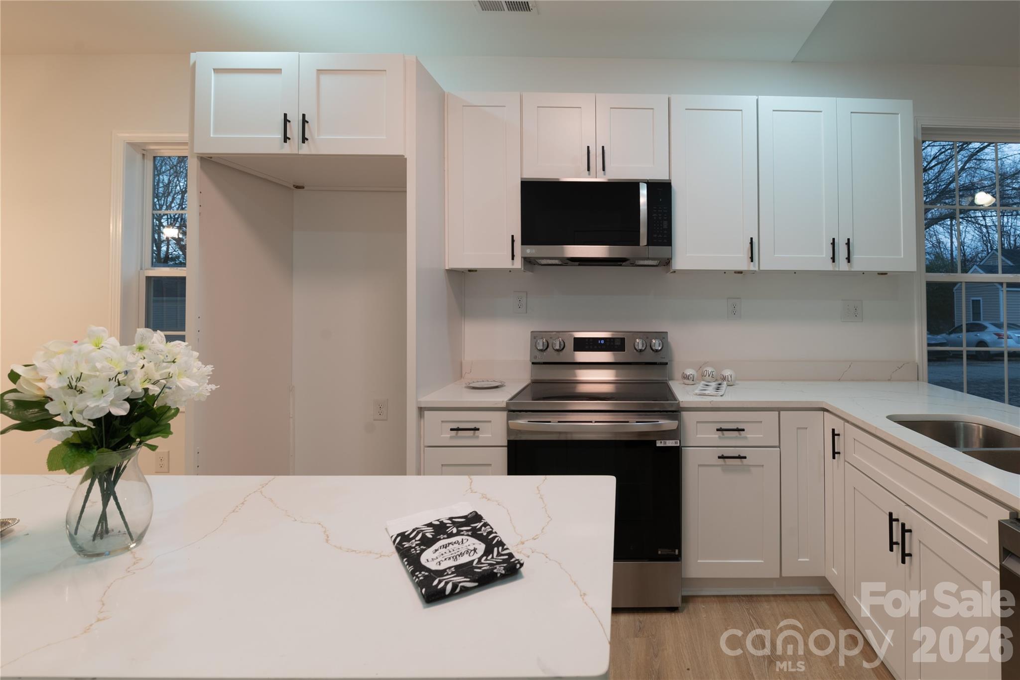 117 Rollins Street Property Photo 1