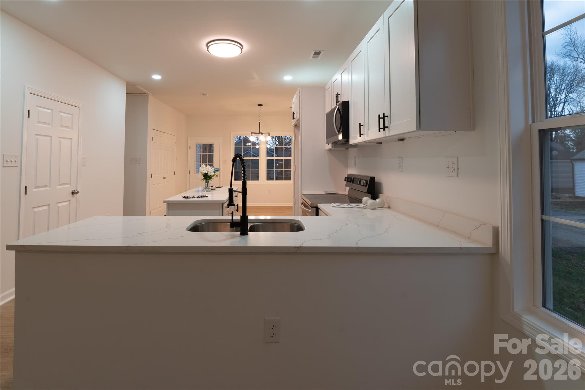 117 Rollins Street Property Photo 6