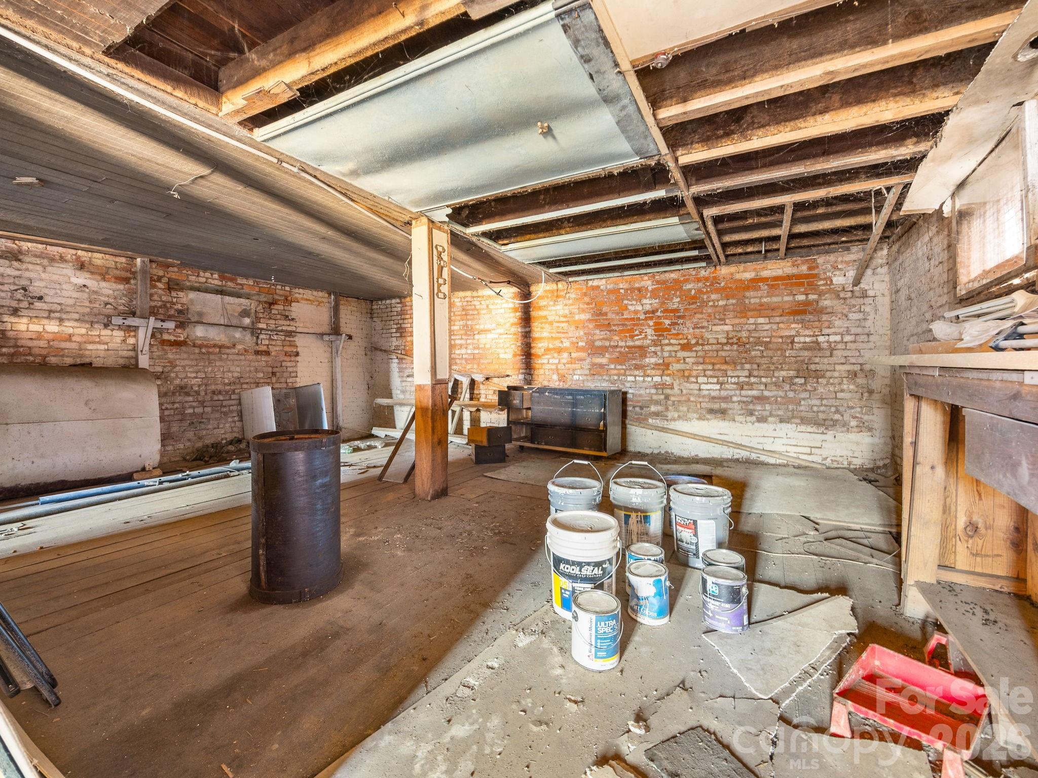 55 S Trade Street Property Photo 25