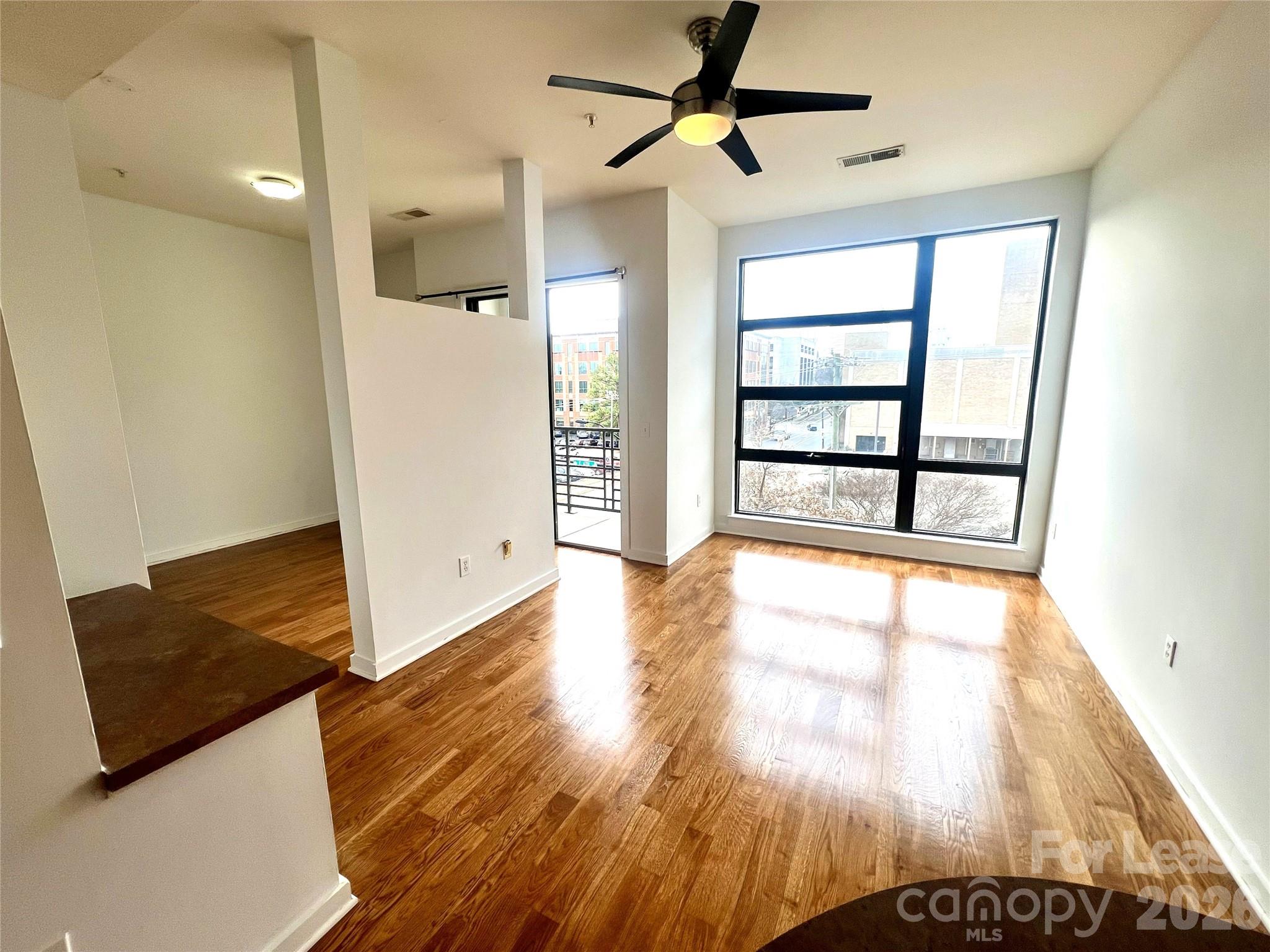 525 E 6th Street 308 Property Photo 8