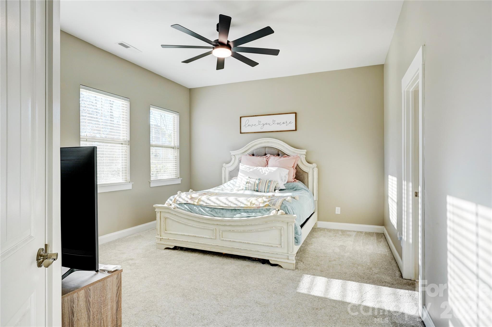 3246 Kelsey Plaza Property Photo 6