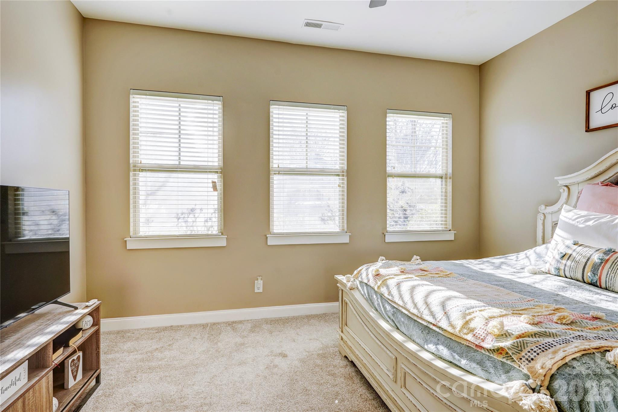 3246 Kelsey Plaza Property Photo 11