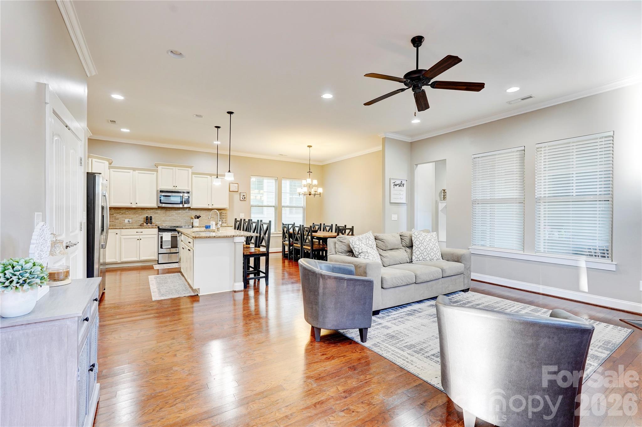 3246 Kelsey Plaza Property Photo 14