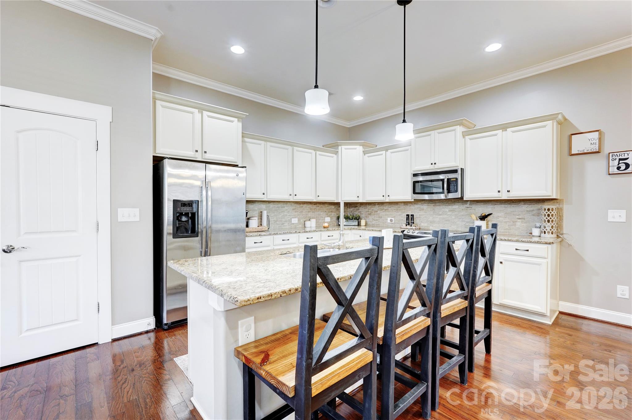 3246 Kelsey Plaza Property Photo 17