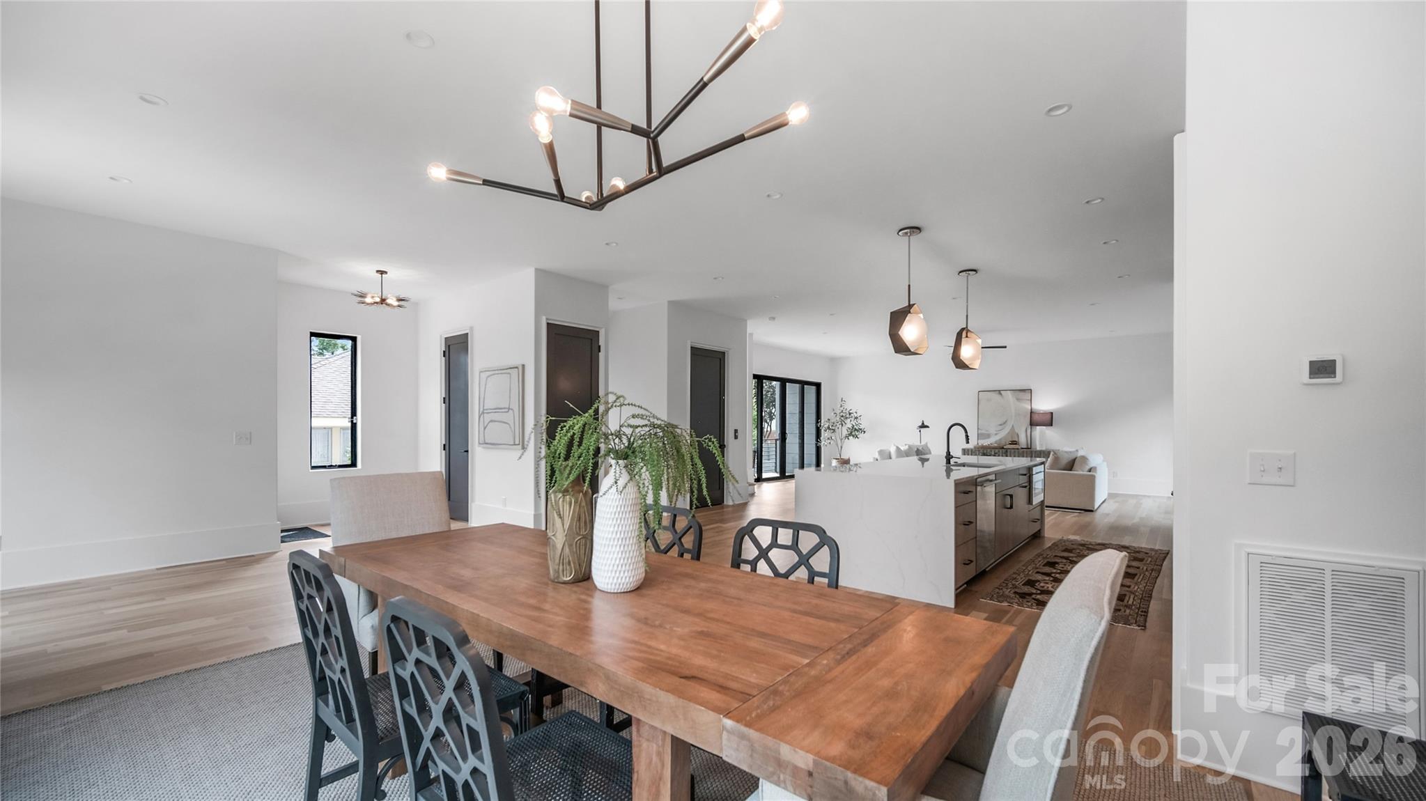 1511 Waverly Avenue Property Photo 12