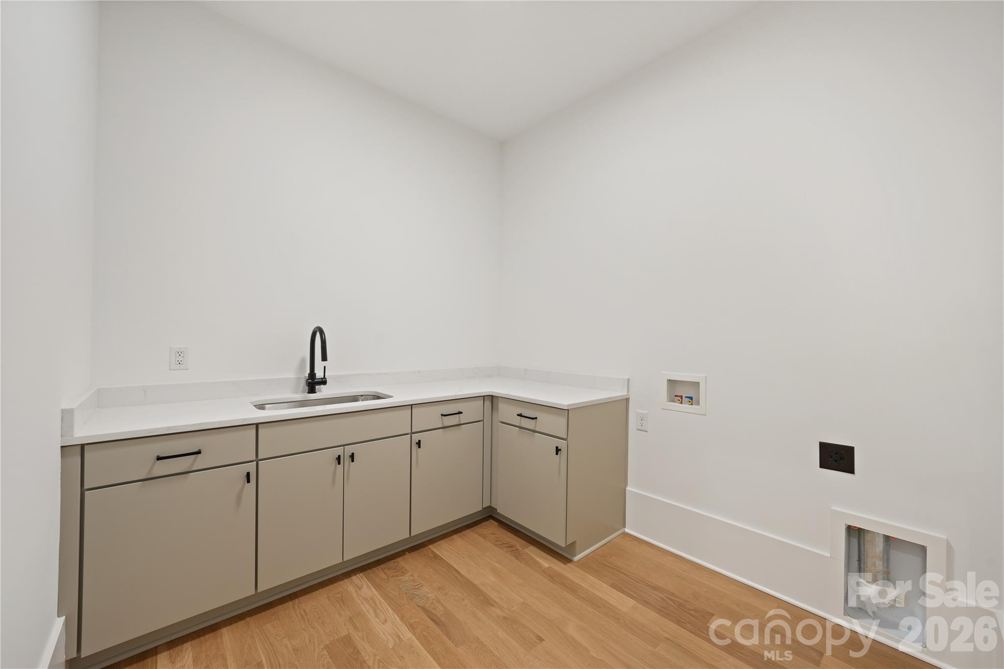 1511 Waverly Avenue Property Photo 21