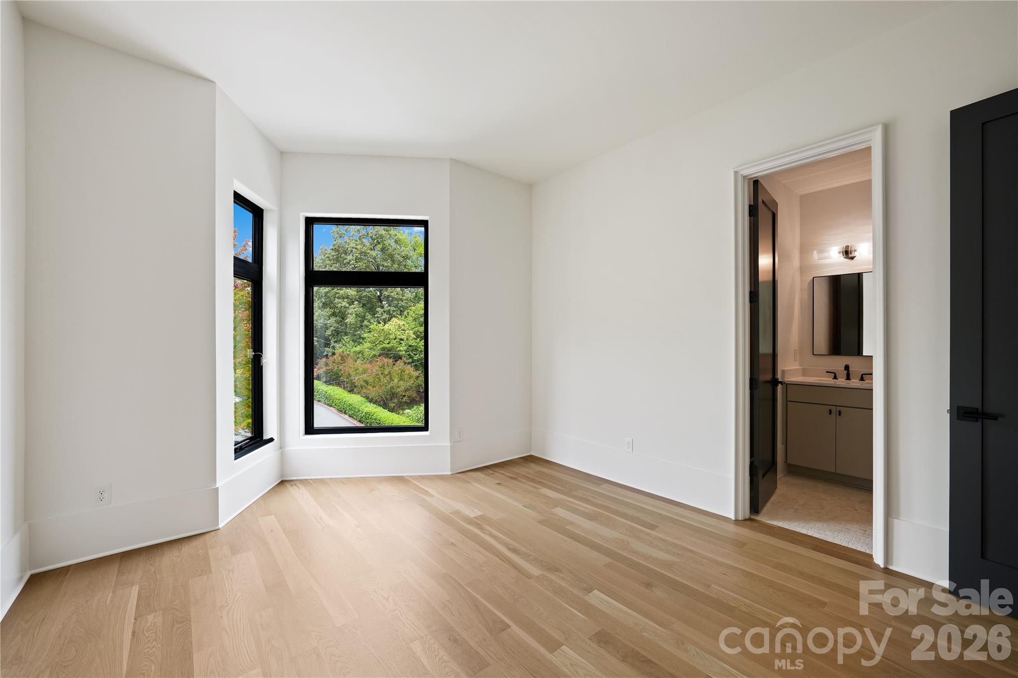 1511 Waverly Avenue Property Photo 23