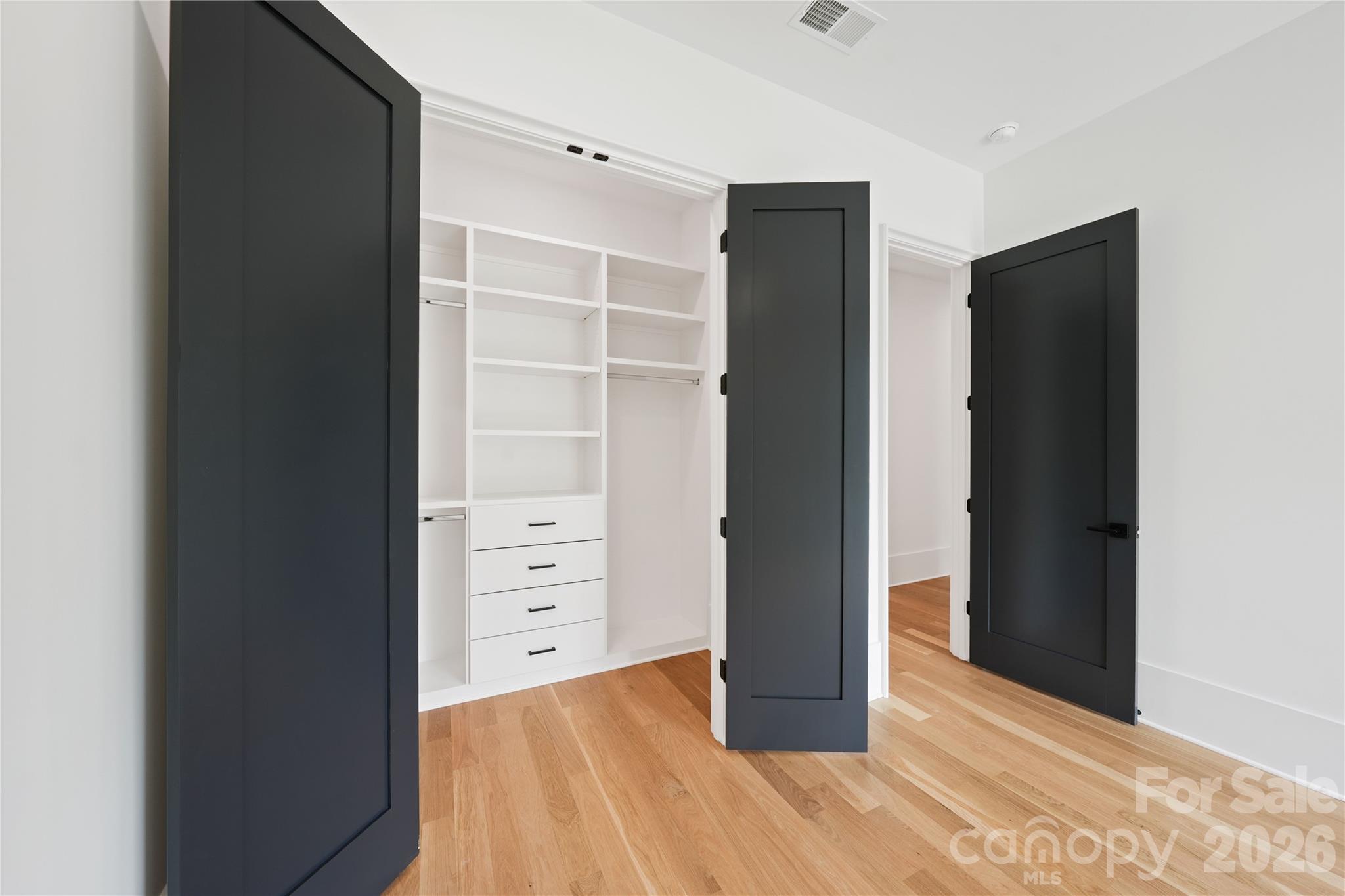 1511 Waverly Avenue Property Photo 25