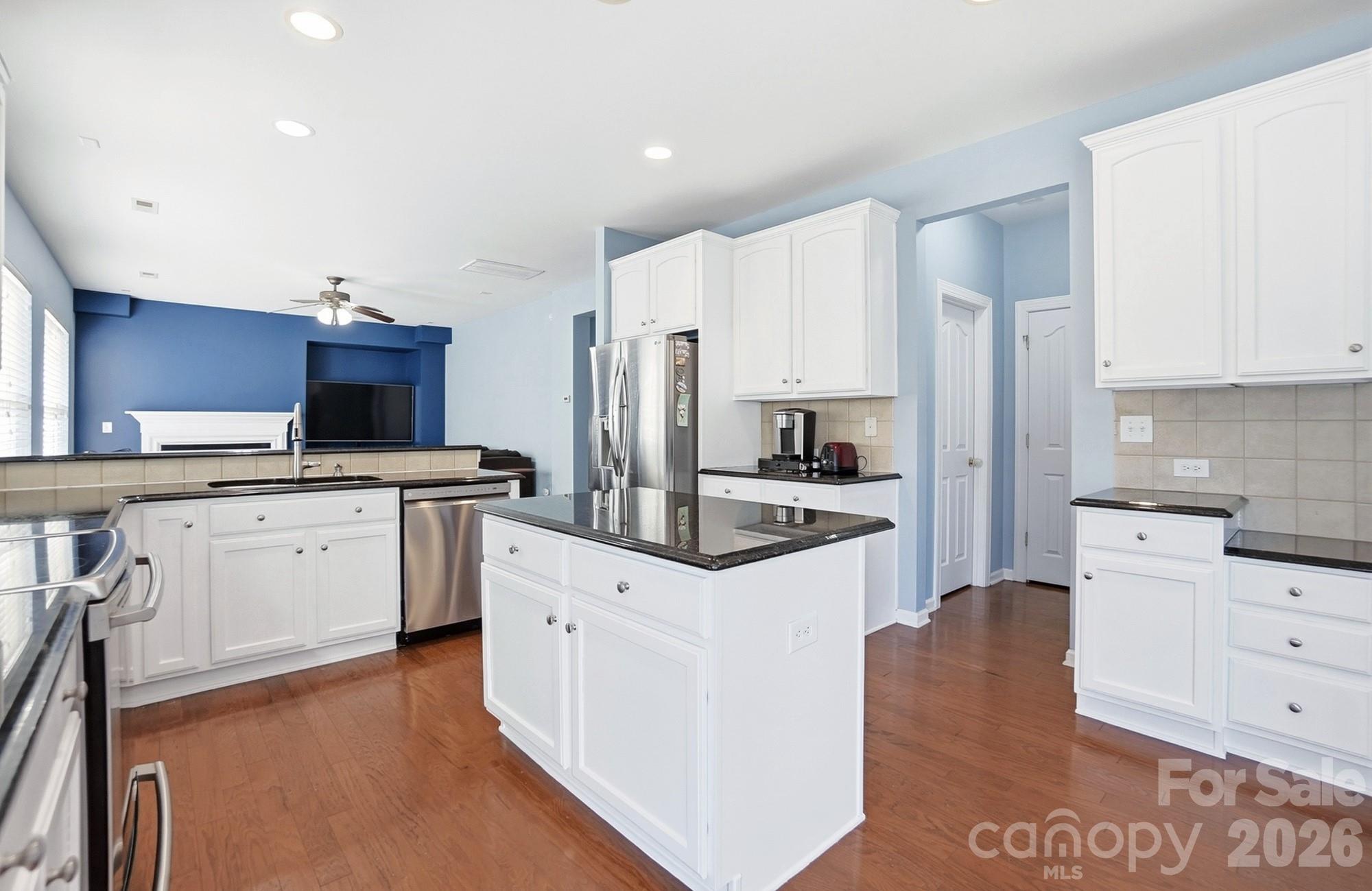 5008 Rosewater Lane Property Photo 7