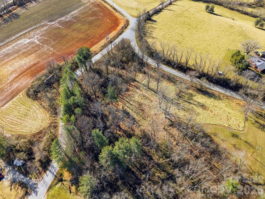 999 Ray Hill Road Property Photo 4