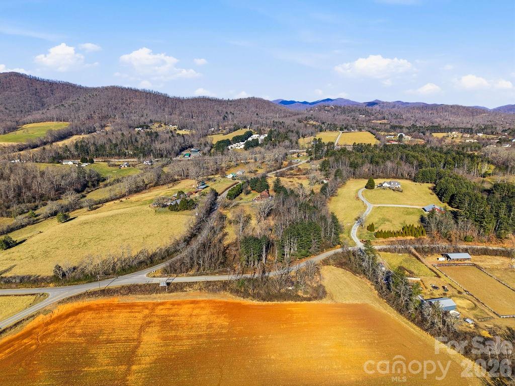 999 Ray Hill Road Property Photo 13