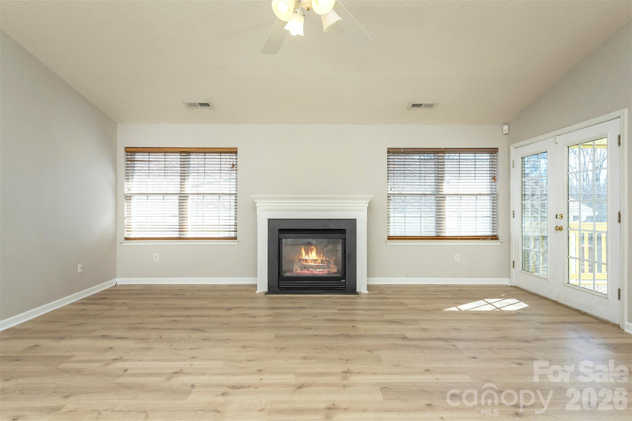 115 Creeks End Circle Property Photo 2