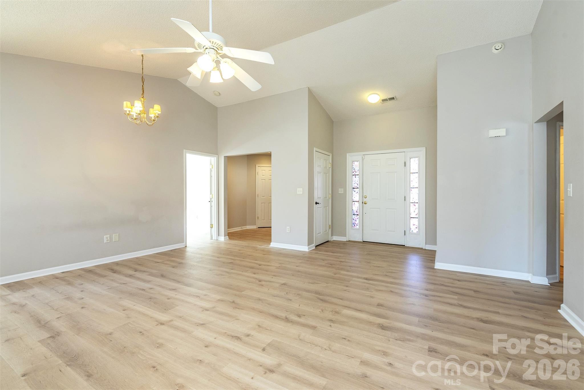 115 Creeks End Circle Property Photo 5