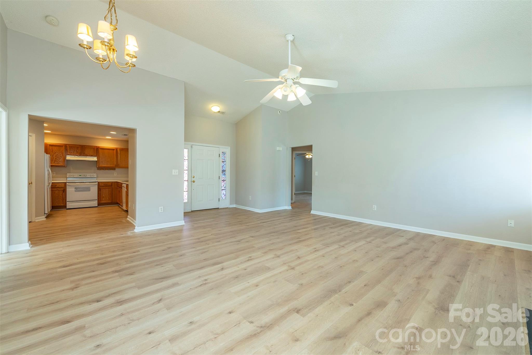115 Creeks End Circle Property Photo 7