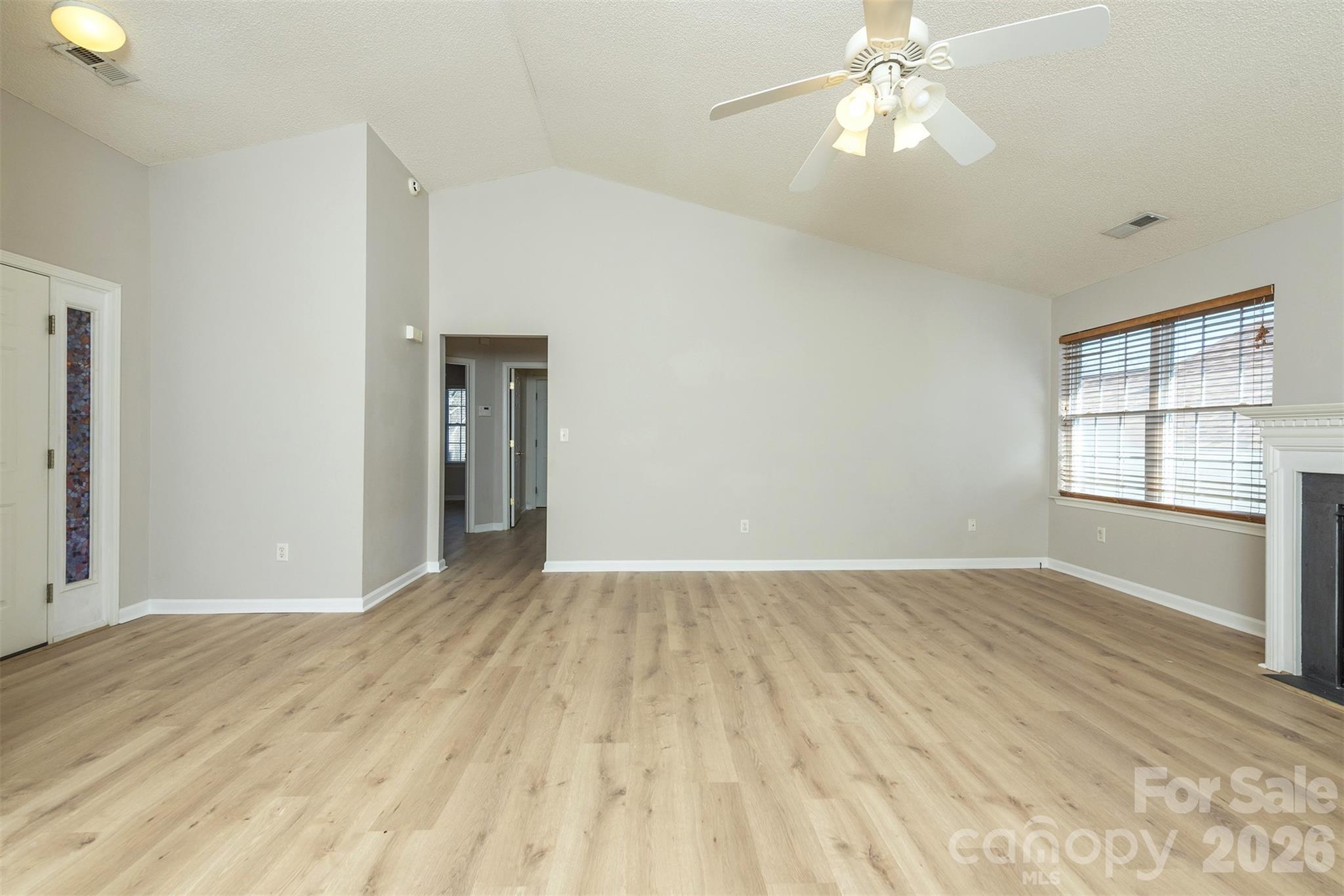 115 Creeks End Circle Property Photo 8