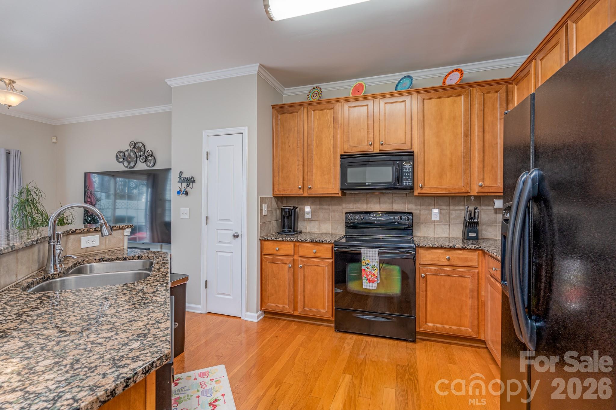 916 Coffee Tree Lane Property Photo 10