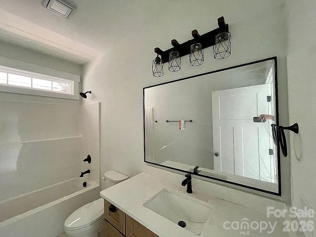 853 Spring Lake Drive Property Photo 5