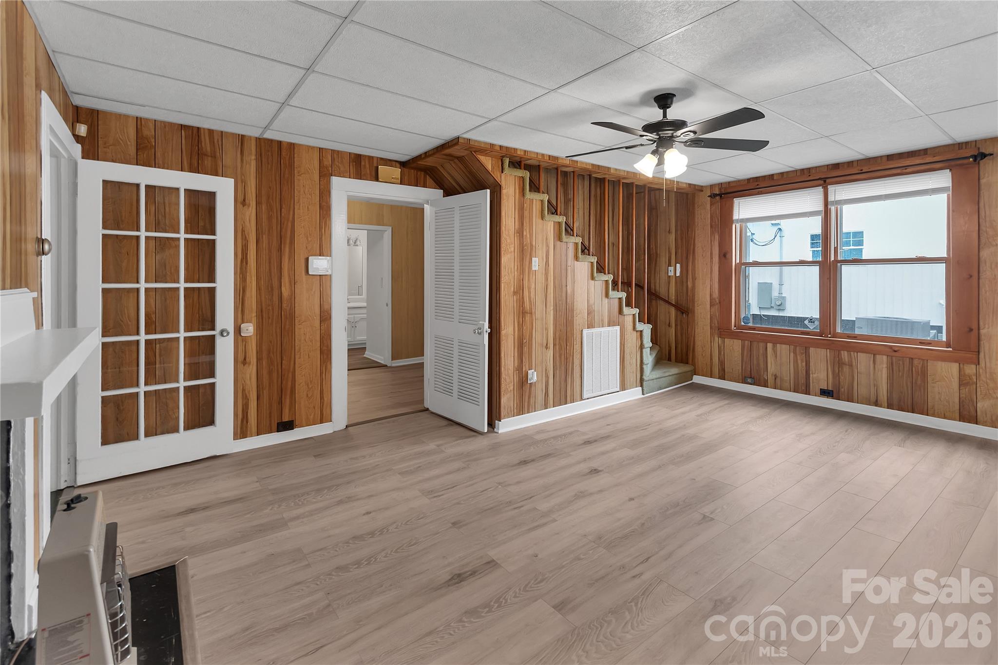 215 King Street Property Photo 8