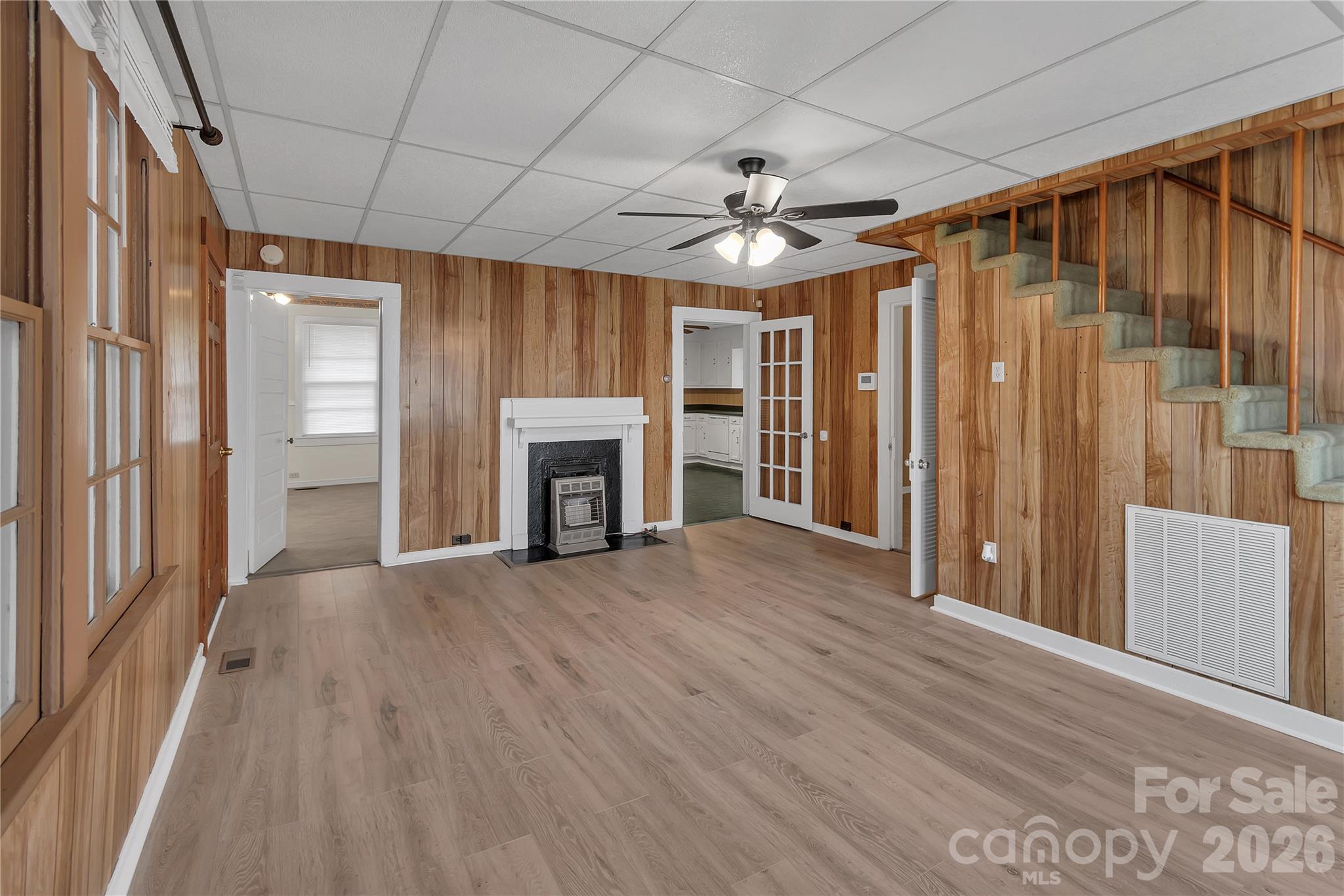 215 King Street Property Photo 9