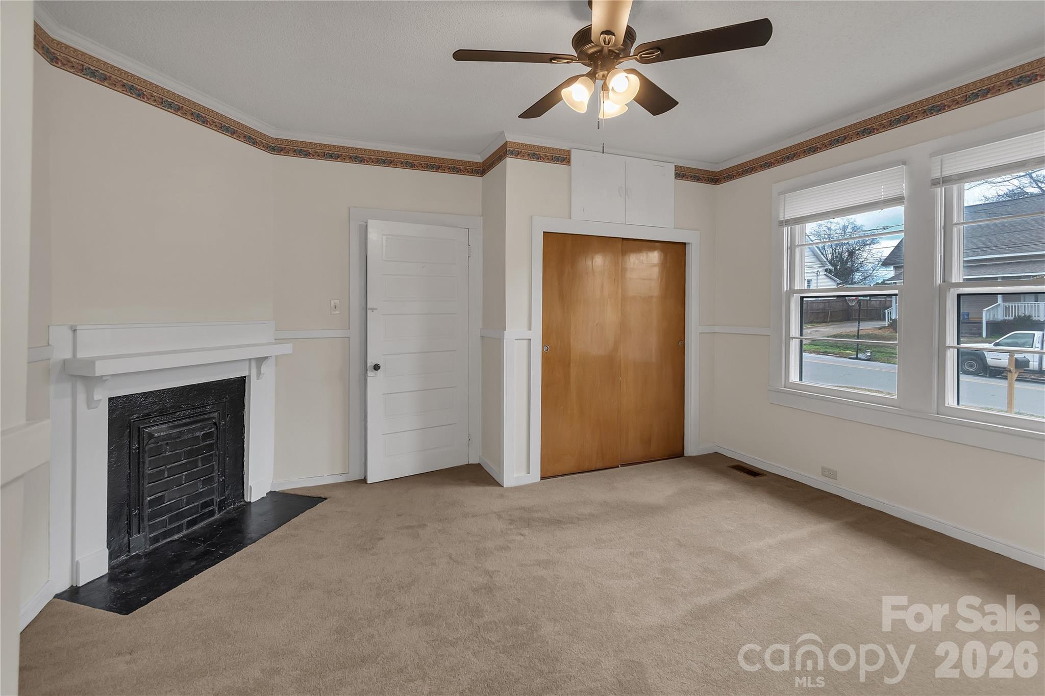 215 King Street Property Photo 14