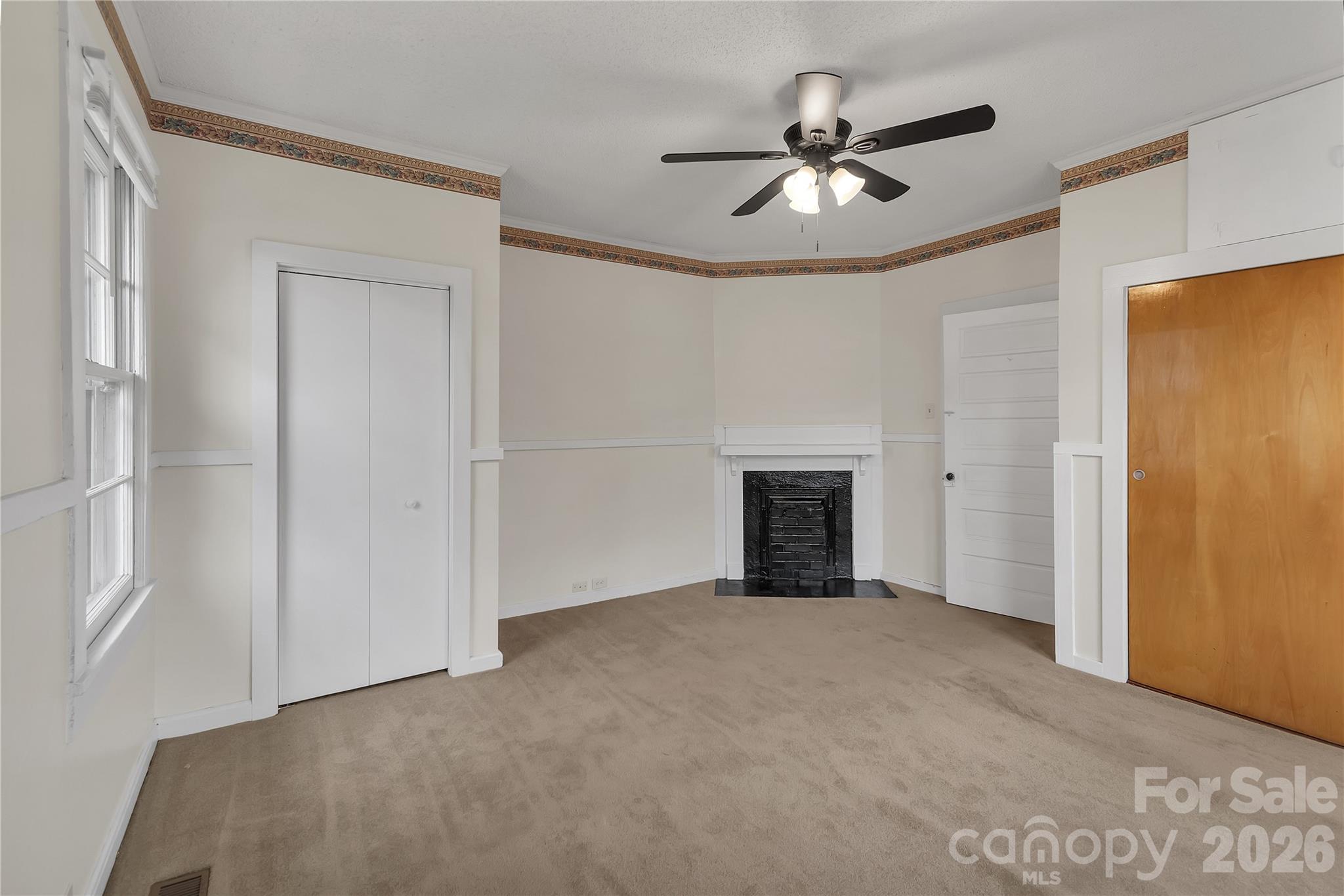 215 King Street Property Photo 15