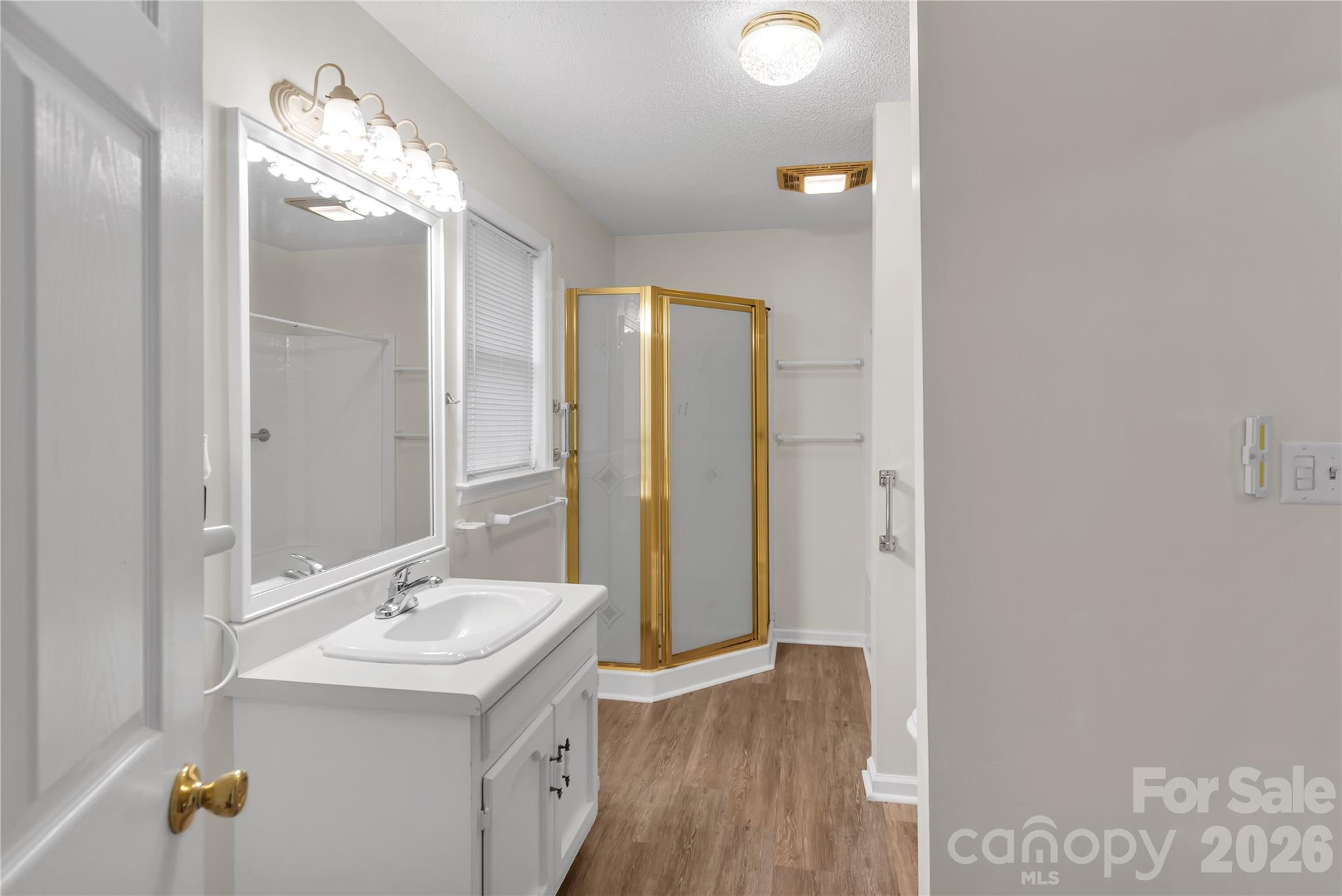 215 King Street Property Photo 18