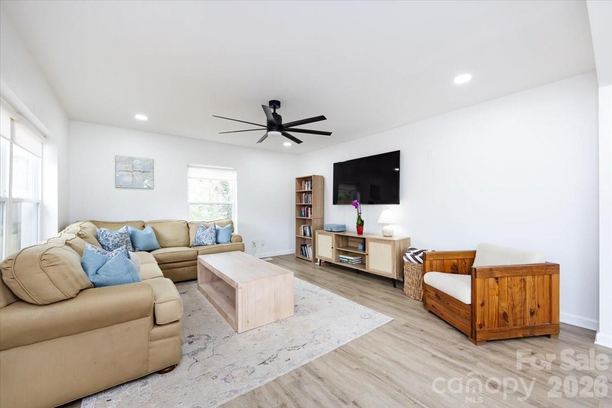 115 Odaniel Street Property Photo 2