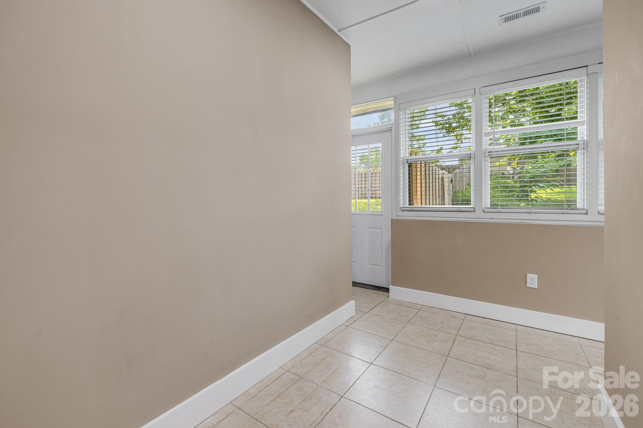 3226 Charlyne Drive Property Photo 12