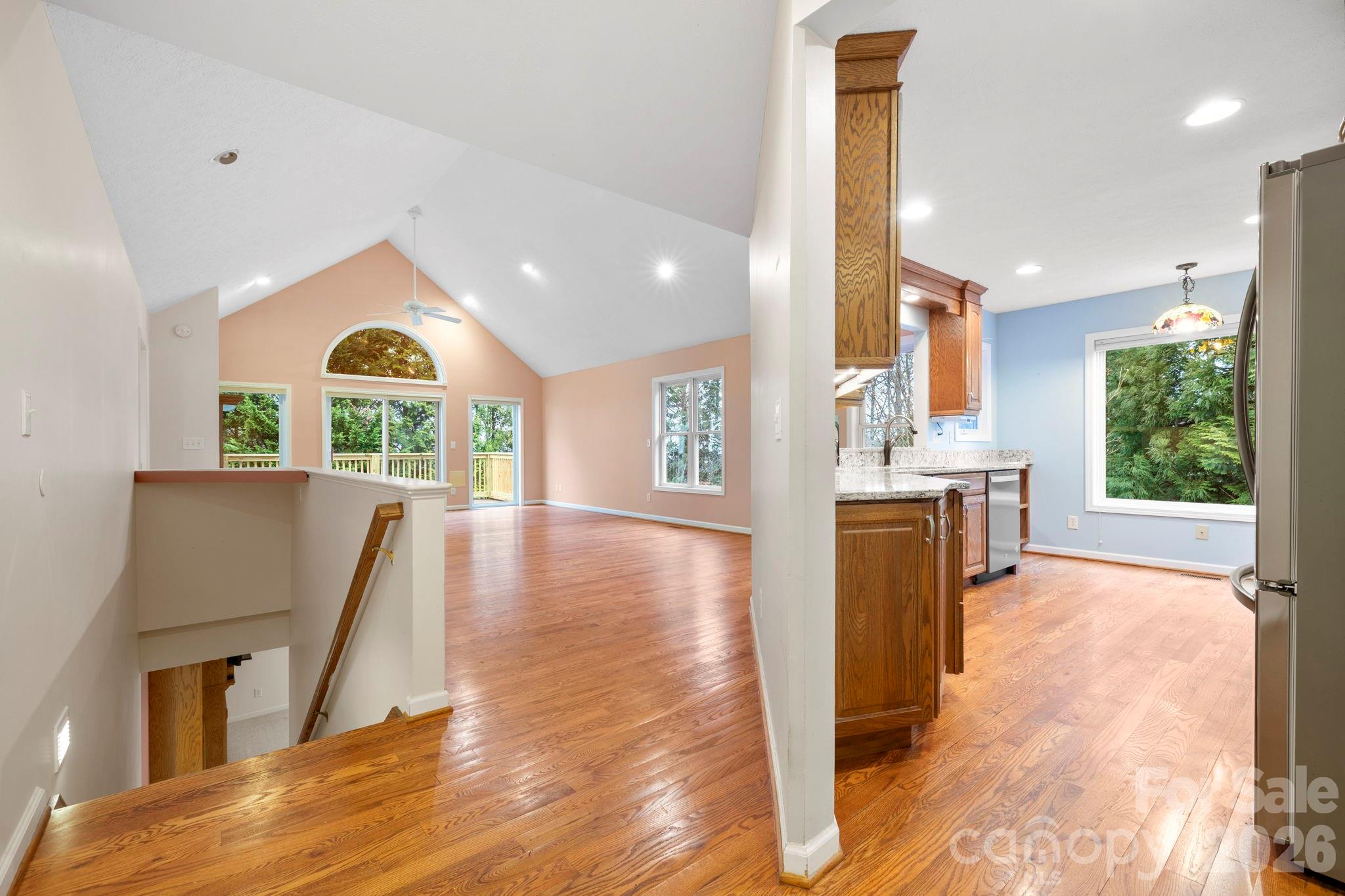 242 Carriage Summitt Way Property Photo 8