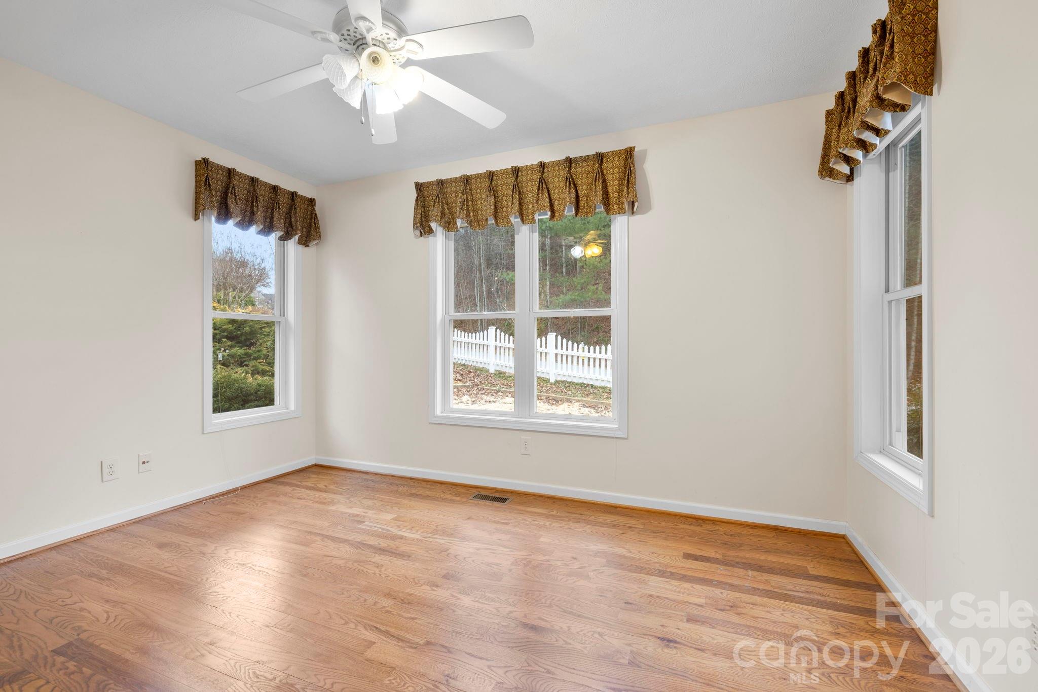 242 Carriage Summitt Way Property Photo 9