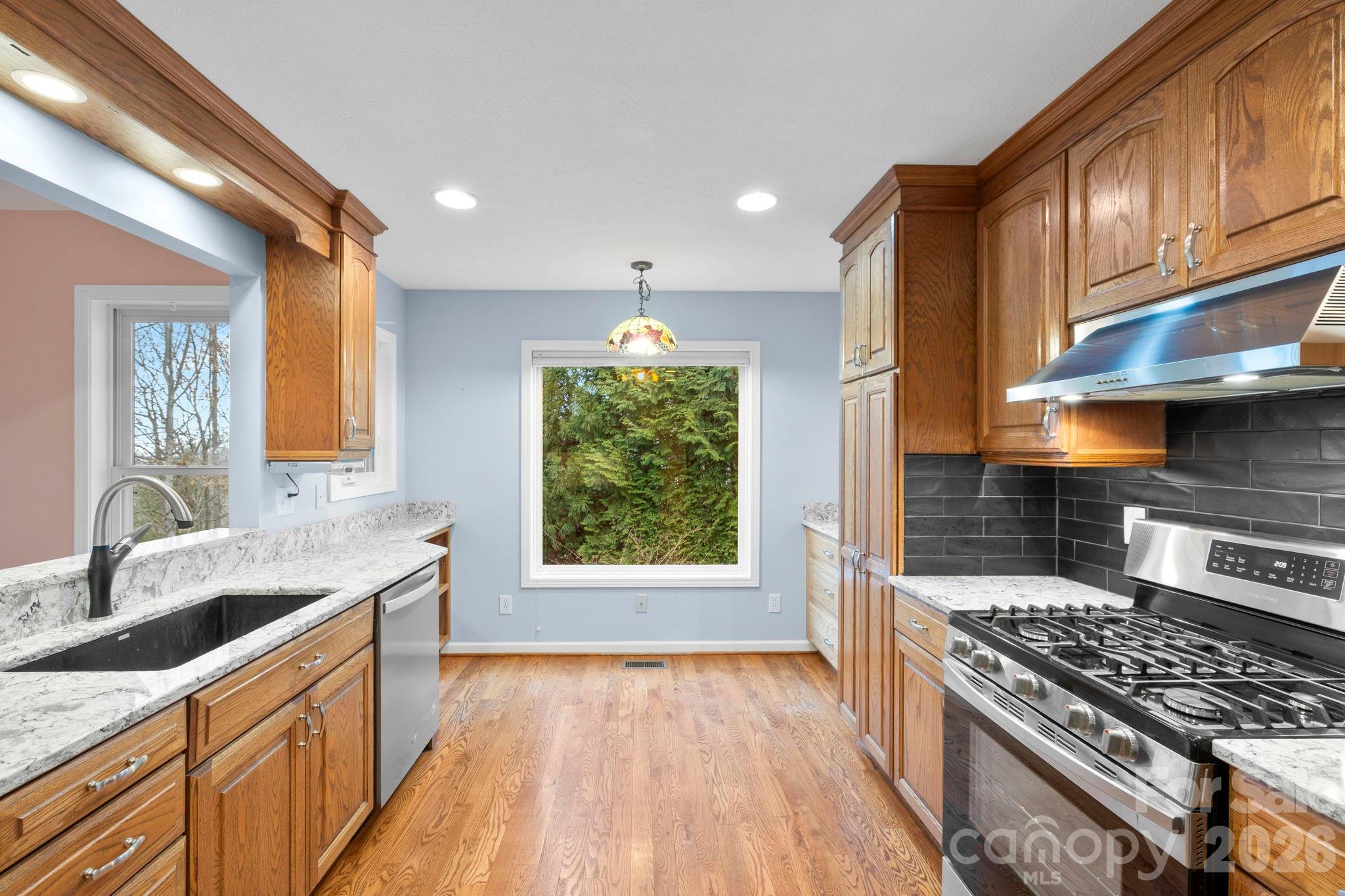 242 Carriage Summitt Way Property Photo 11