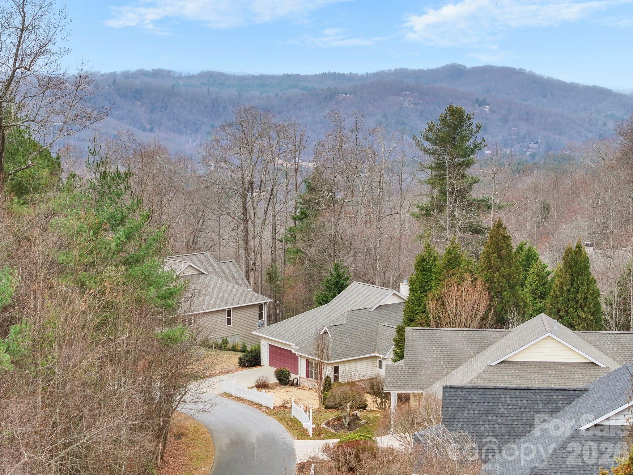 242 Carriage Summitt Way Property Photo 32