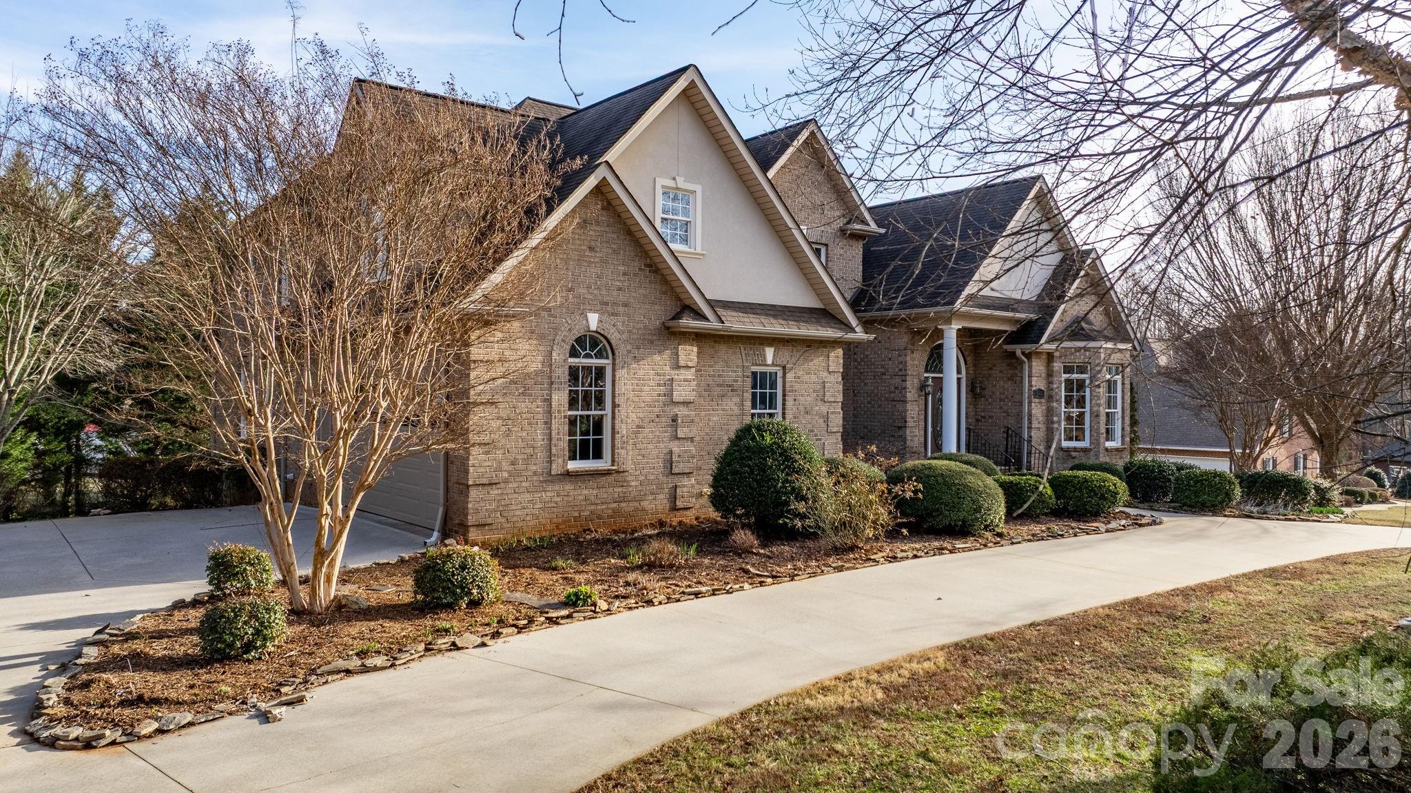 2301 Willow Creek Drive Property Photo 4