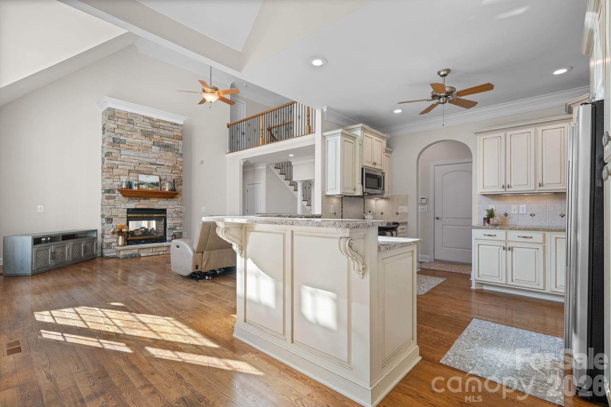 2301 Willow Creek Drive Property Photo 8