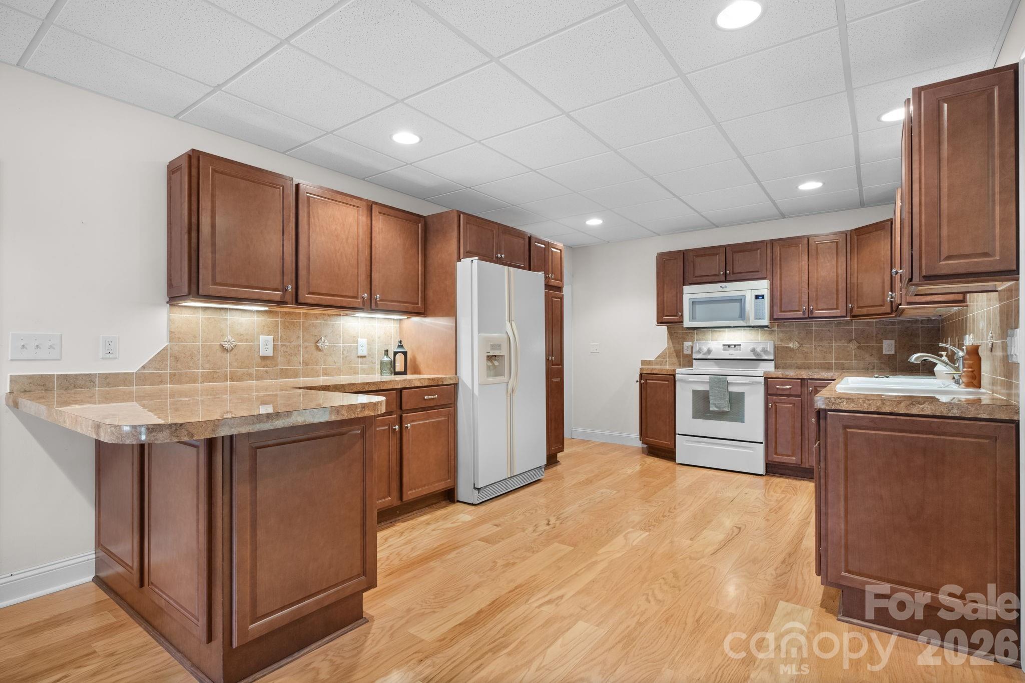 2301 Willow Creek Drive Property Photo 22
