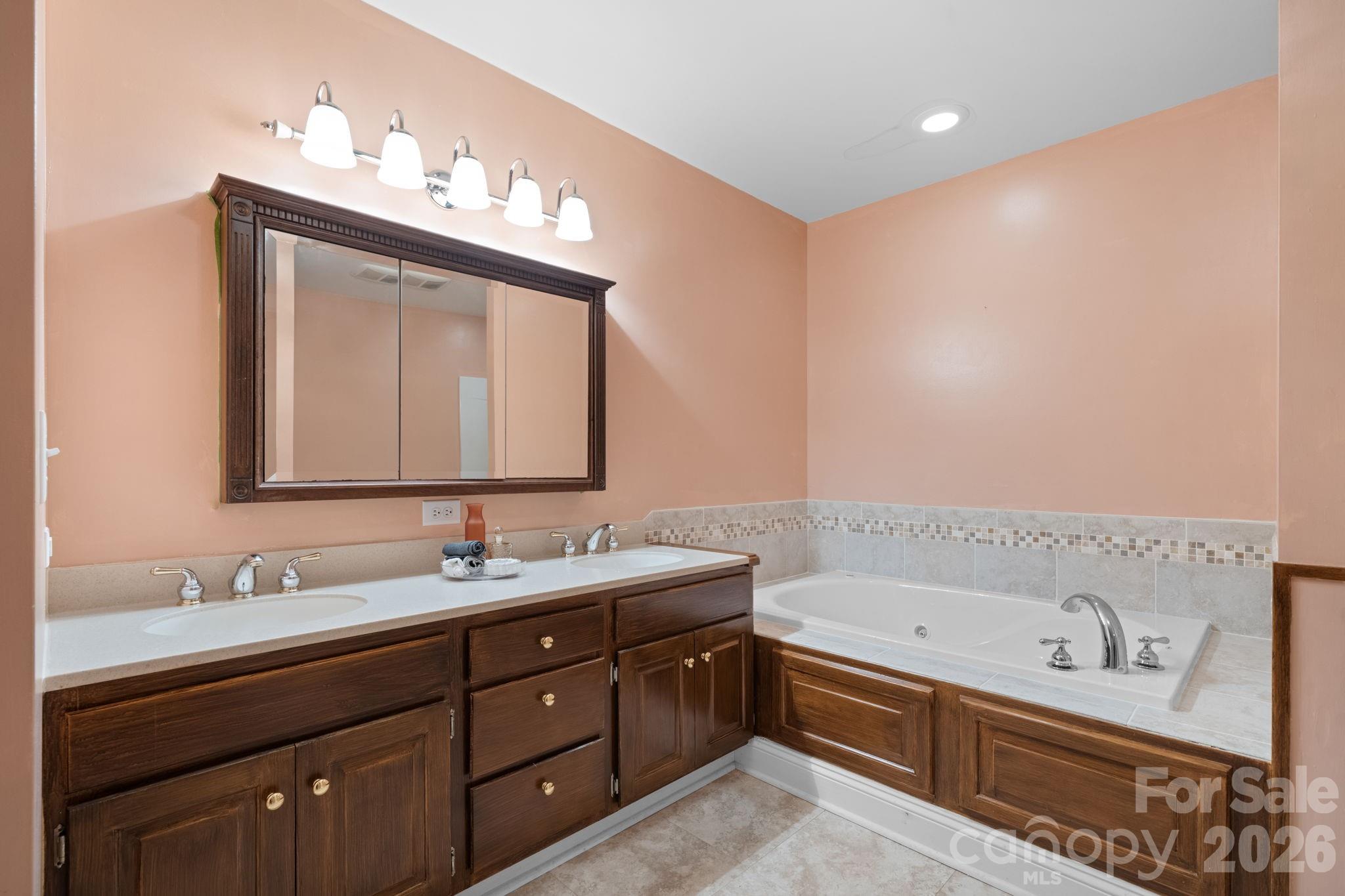 2301 Willow Creek Drive Property Photo 25