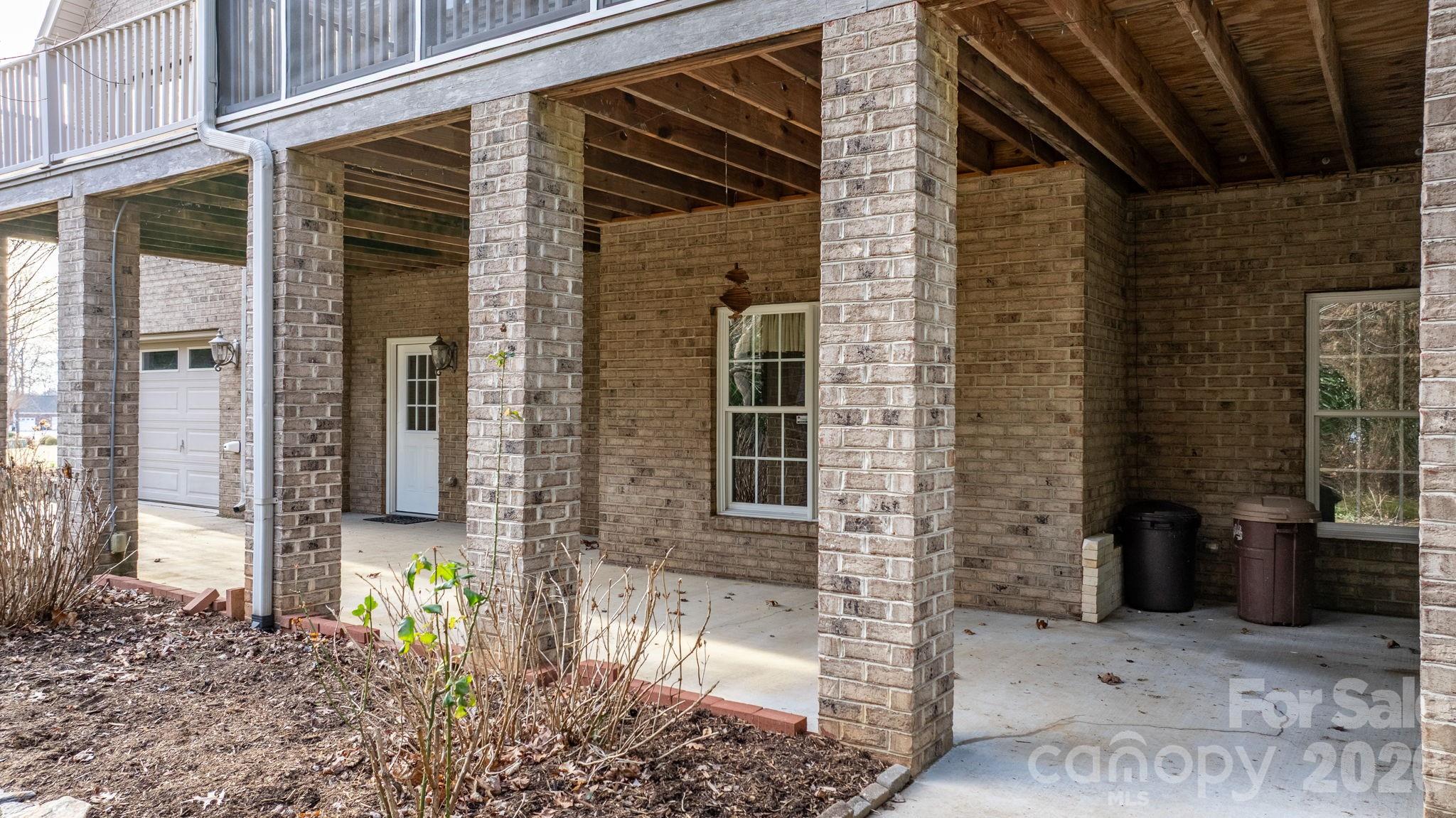 2301 Willow Creek Drive Property Photo 29