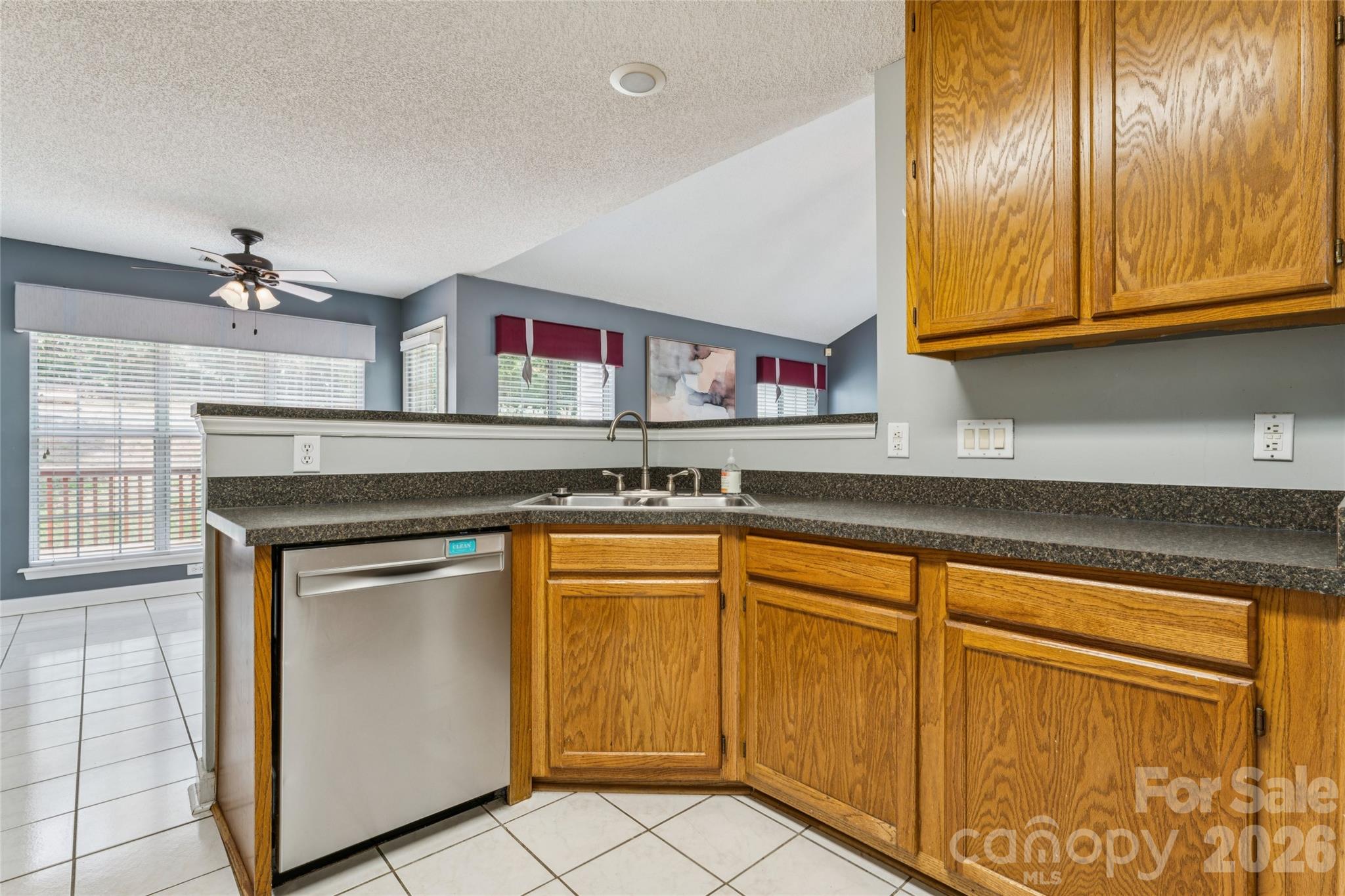 12408 Sandringham Place Property Photo 12